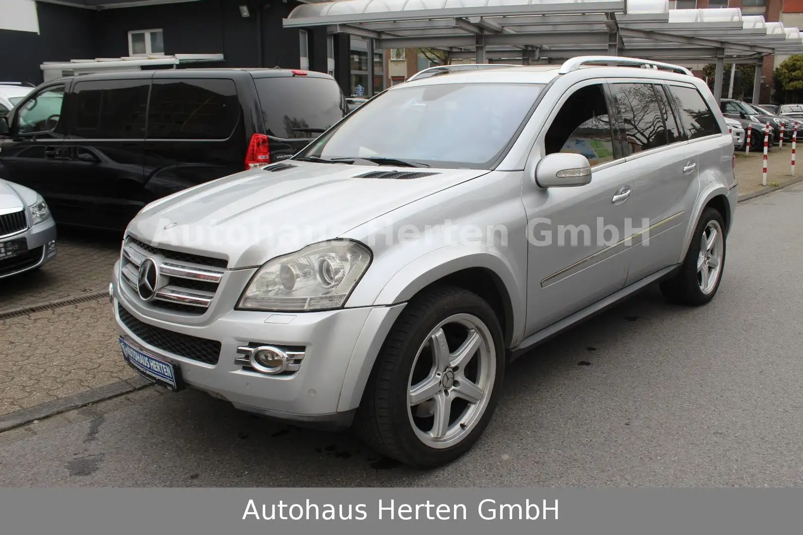 Mercedes-Benz GL 420 CDI 4Matic*AMG PAKET*7SITZER*NAVI*XENON* Argintiu - 1
