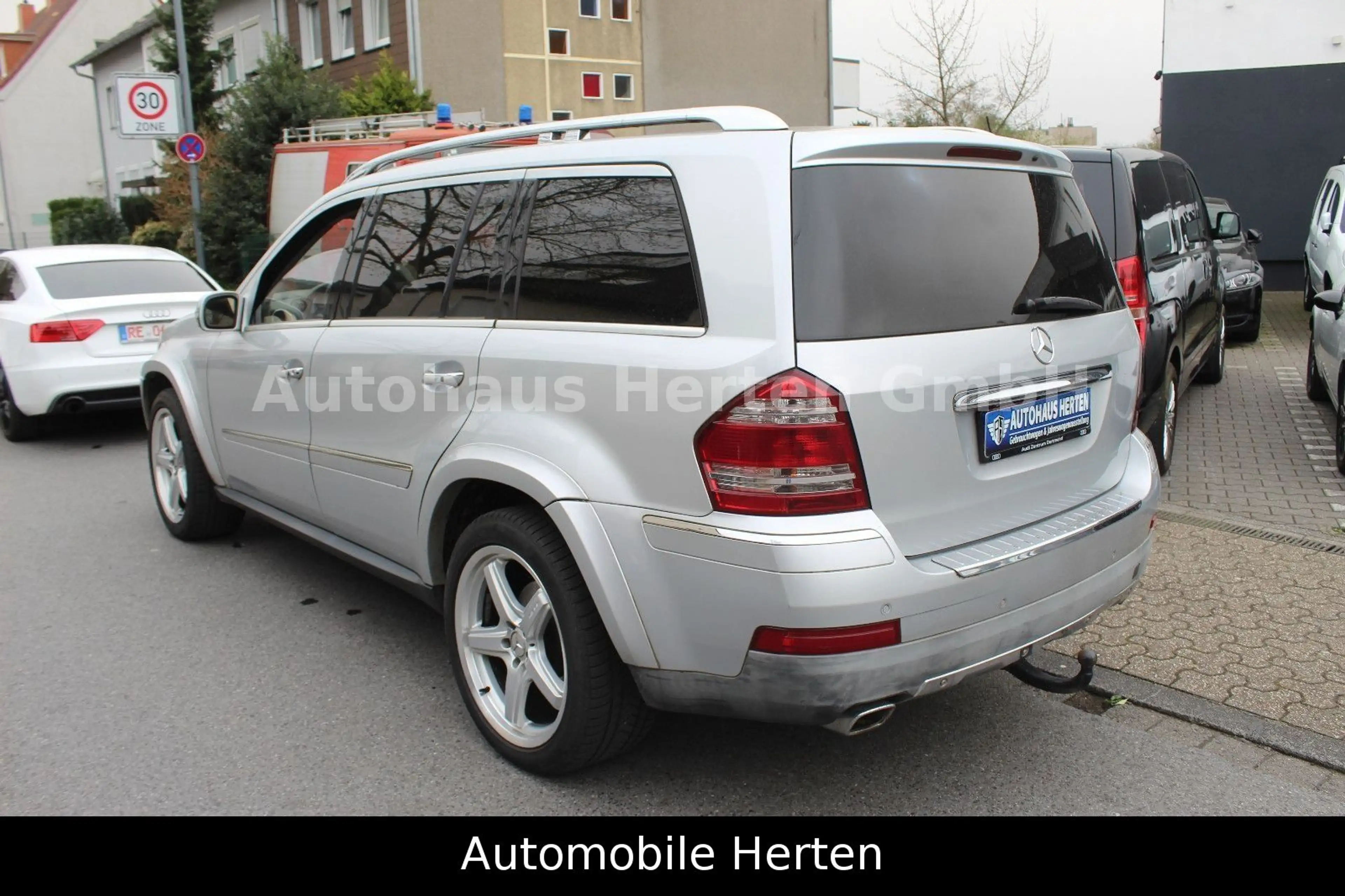 Mercedes-Benz GL 420 CDI 4Matic*AMG PAKET*7SITZER*NAVI*XENON* — photo 3