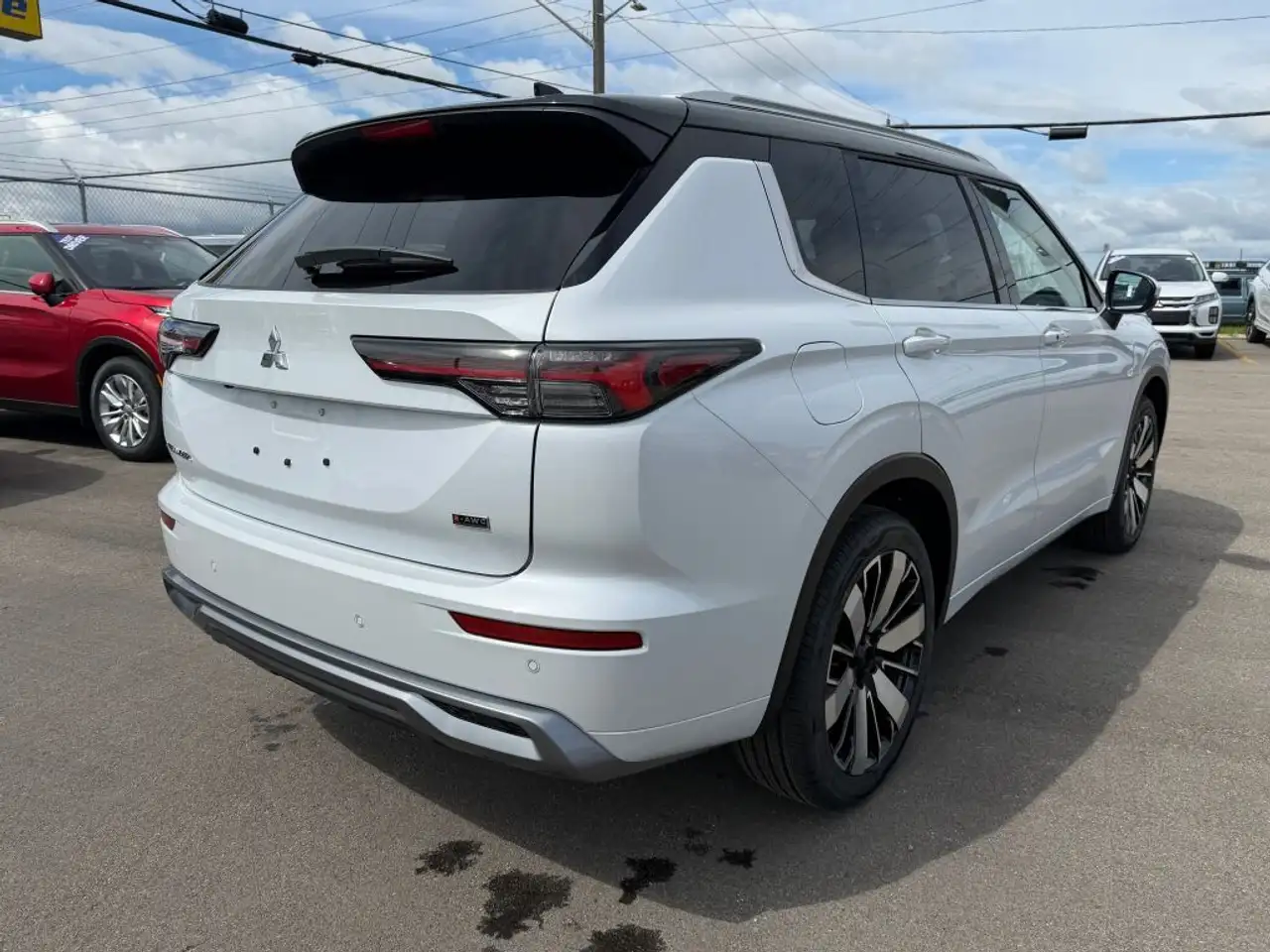 Mitsubishi Outlander photo Mitsubishi Outlander