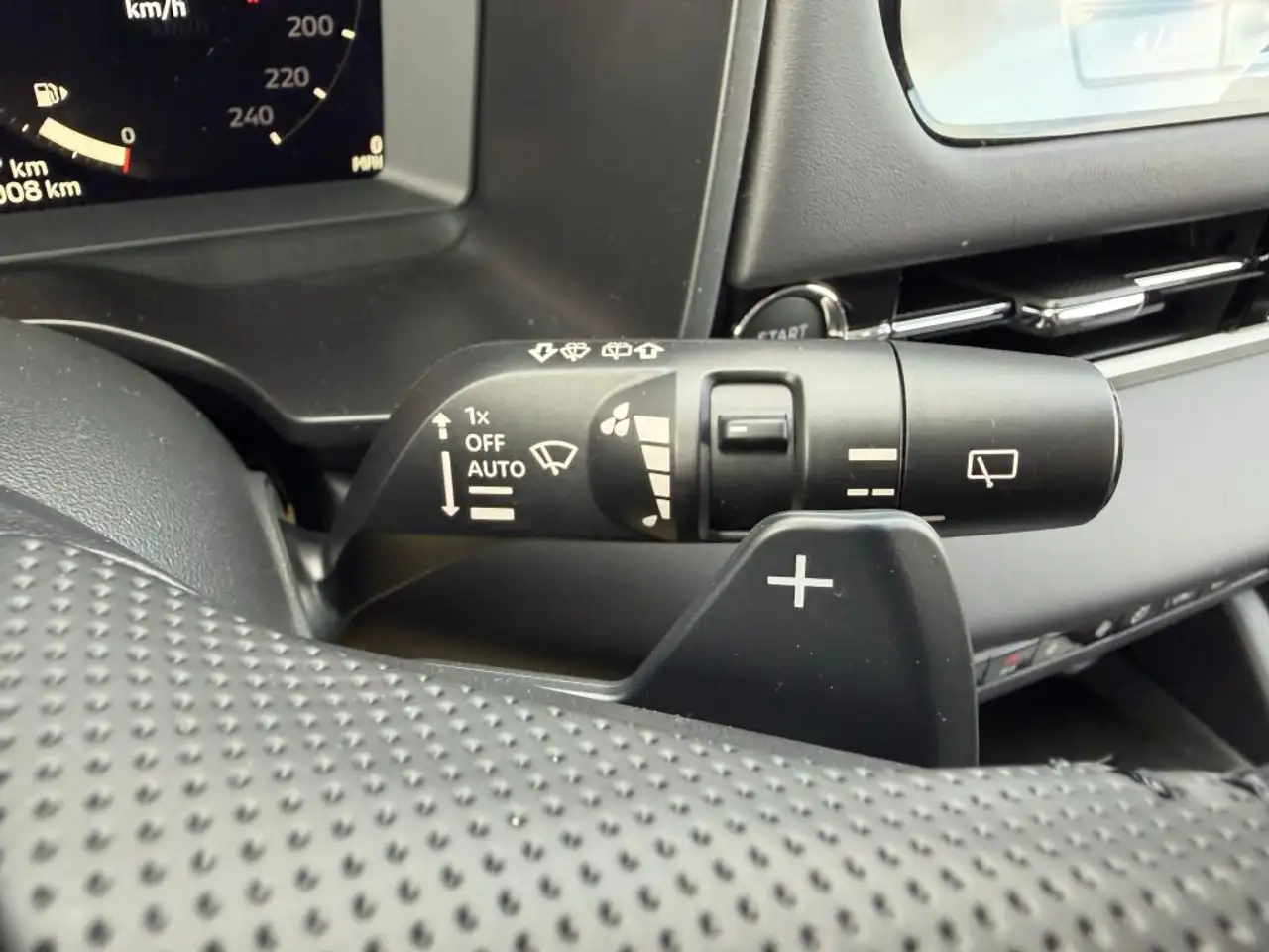 Mitsubishi Outlander photo Mitsubishi Outlander