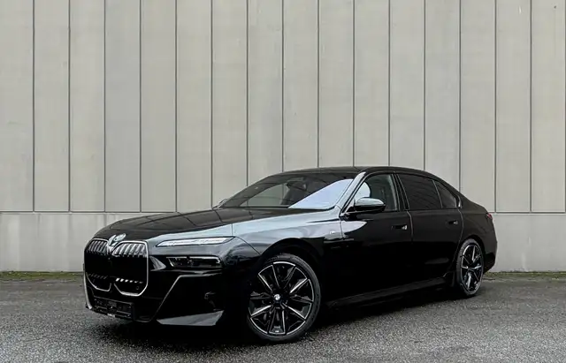 BMW i7 xDrive60 | M Sport PRO | INNOV PAK | Crystal Light