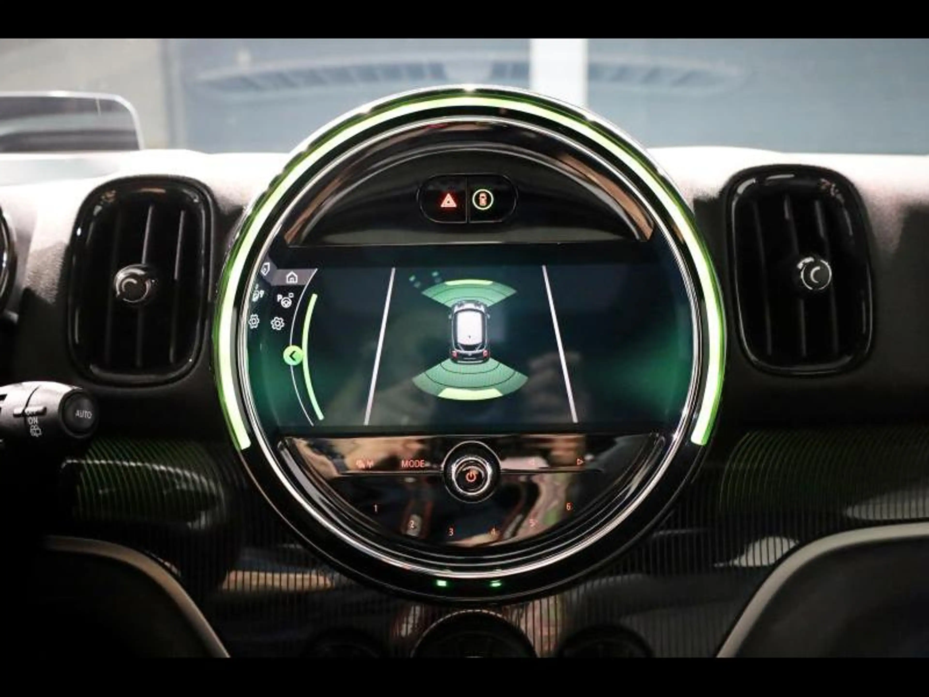 MINI Cooper SE Countryman ALL4 — photo 15