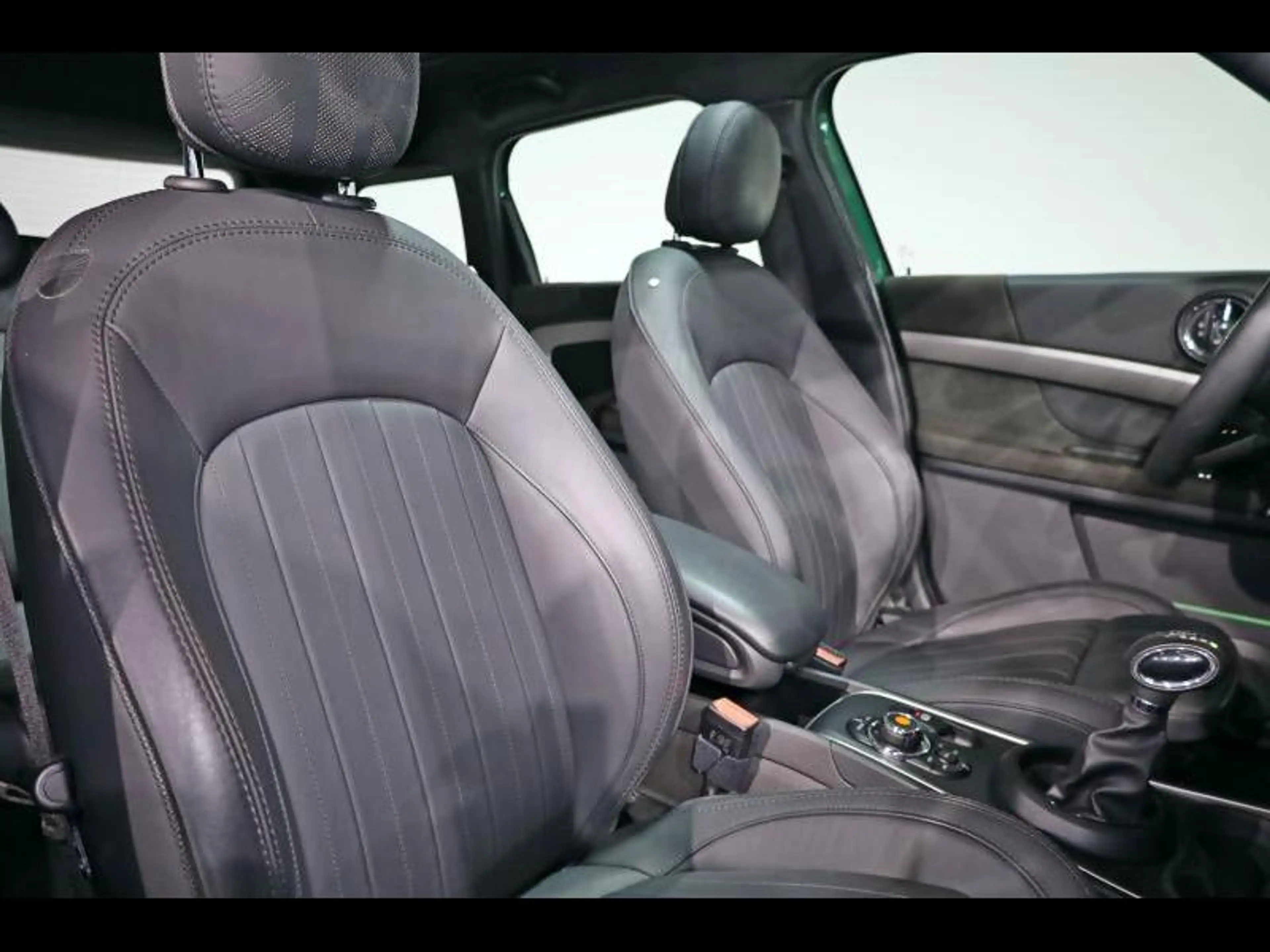 MINI Cooper SE Countryman ALL4 — photo 11