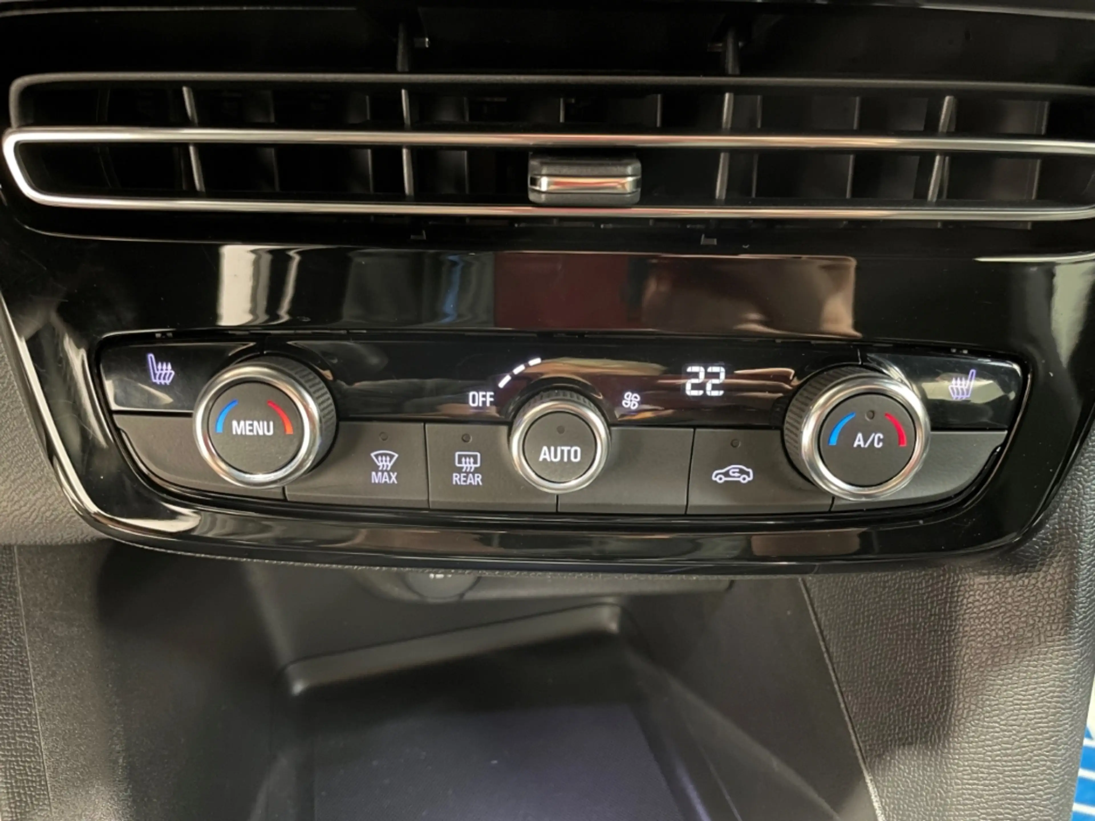 Opel Mokka-E Ultimate Navi LED ACC Rückfahrkamera Virtual Cockp — photo 10