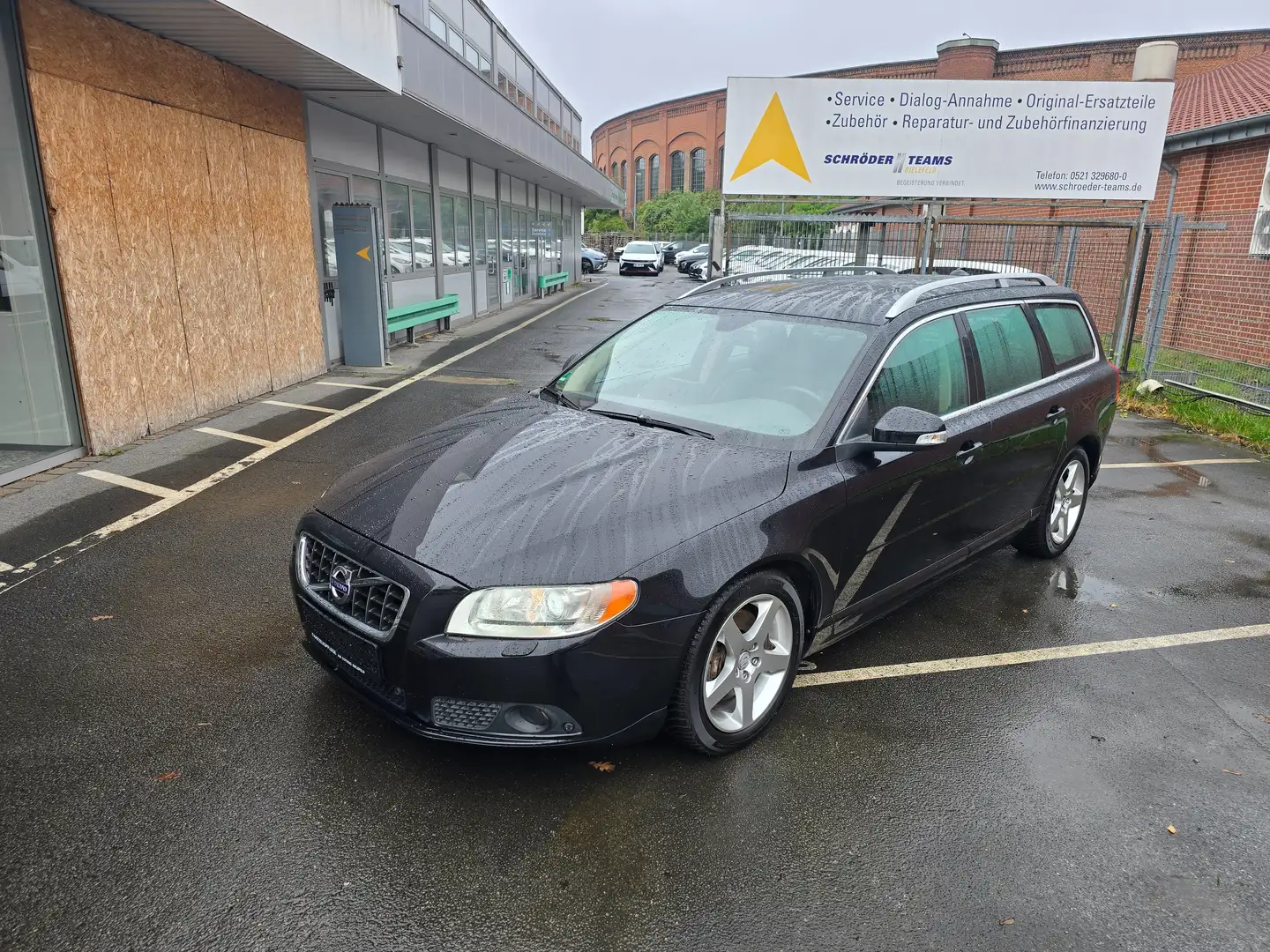 Volvo V70 Summum 2.4 D5 Schwarz - 1