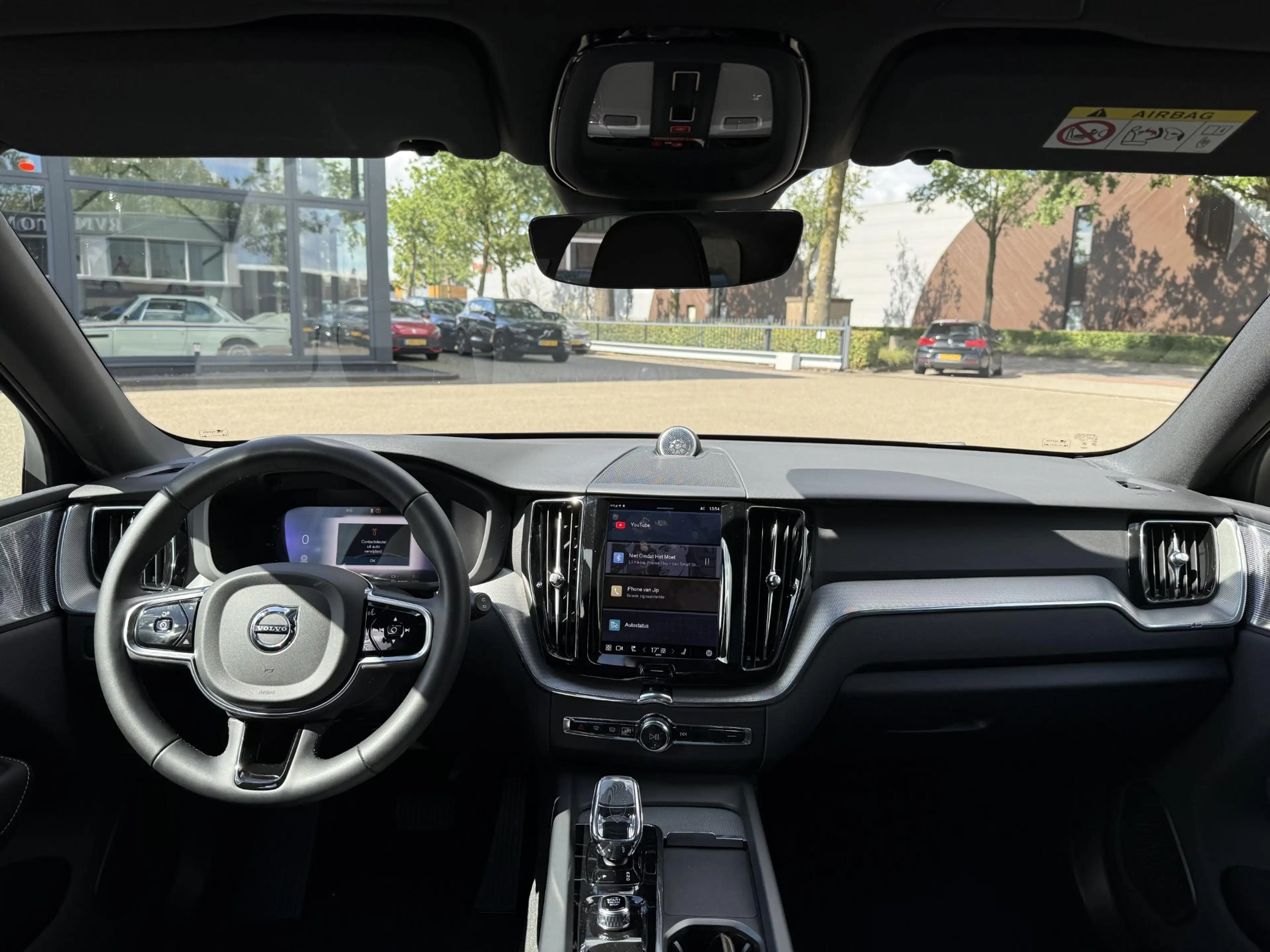 Volvo XC60 2.0 T8 Plug-in hybrid AWD Plus Dark LUCHTVERING| B — photo 19