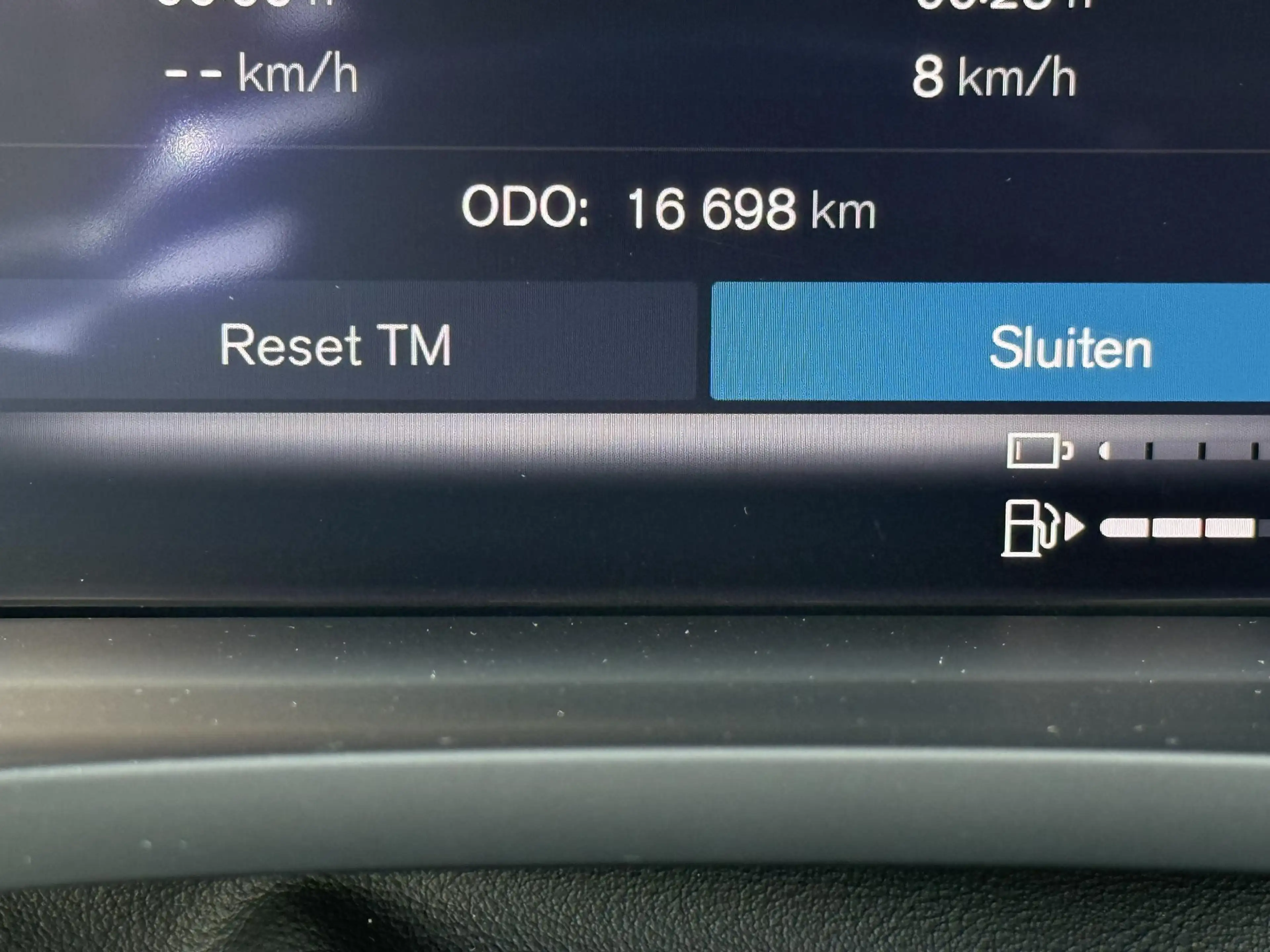 Volvo XC60 2.0 T8 Plug-in hybrid AWD Plus Dark LUCHTVERING| B — photo 30
