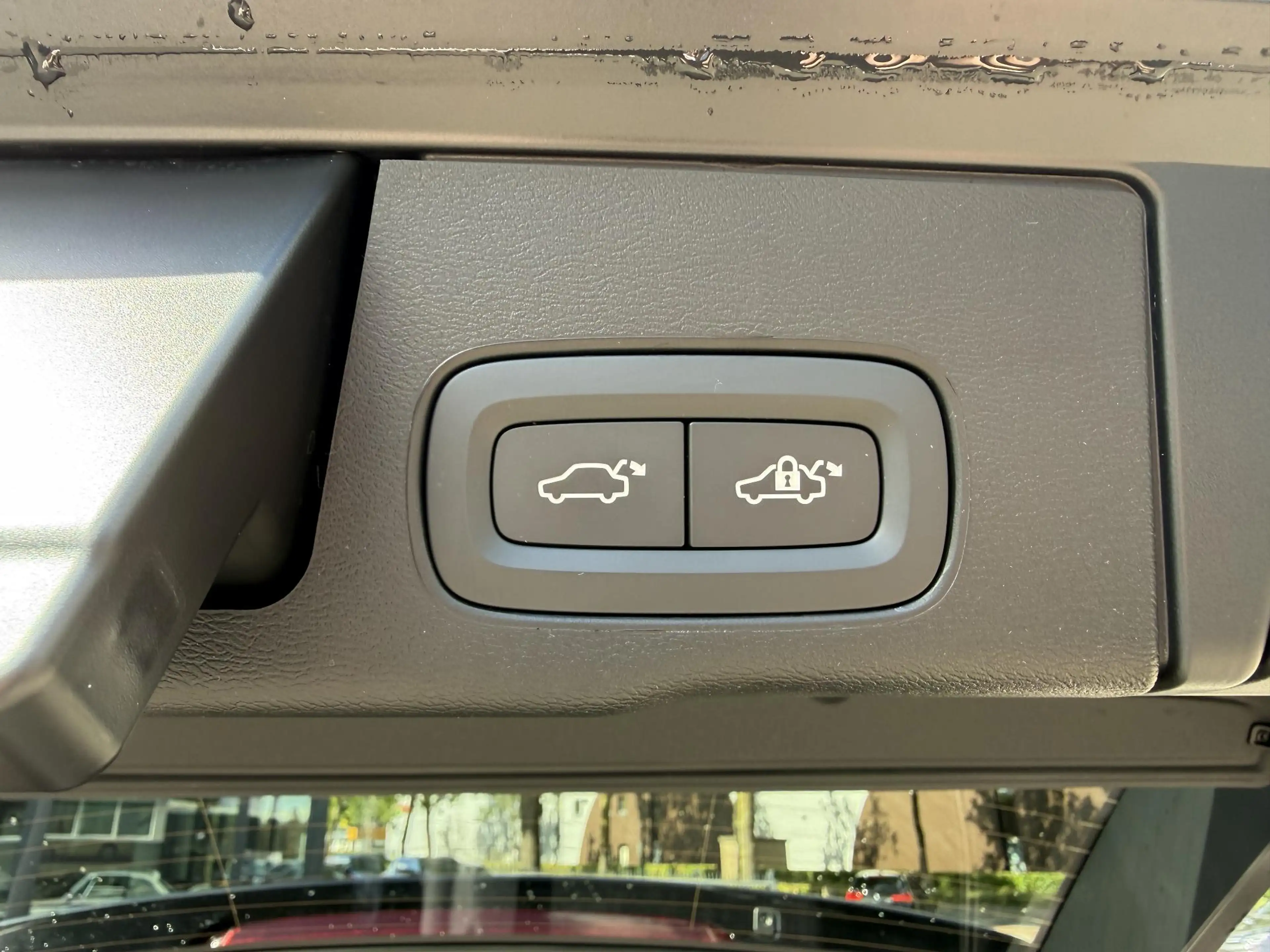 Volvo XC60 2.0 T8 Plug-in hybrid AWD Plus Dark LUCHTVERING| B — photo 12