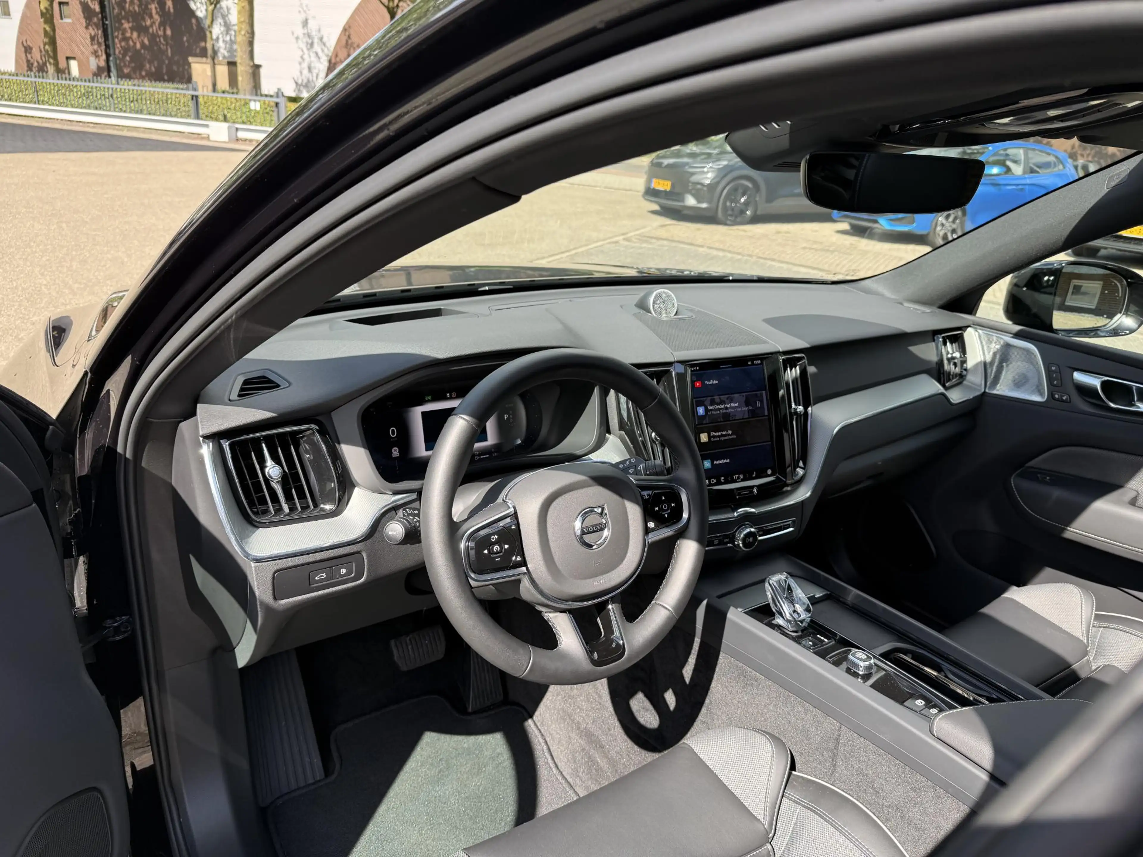 Volvo XC60 2.0 T8 Plug-in hybrid AWD Plus Dark LUCHTVERING| B — photo 26