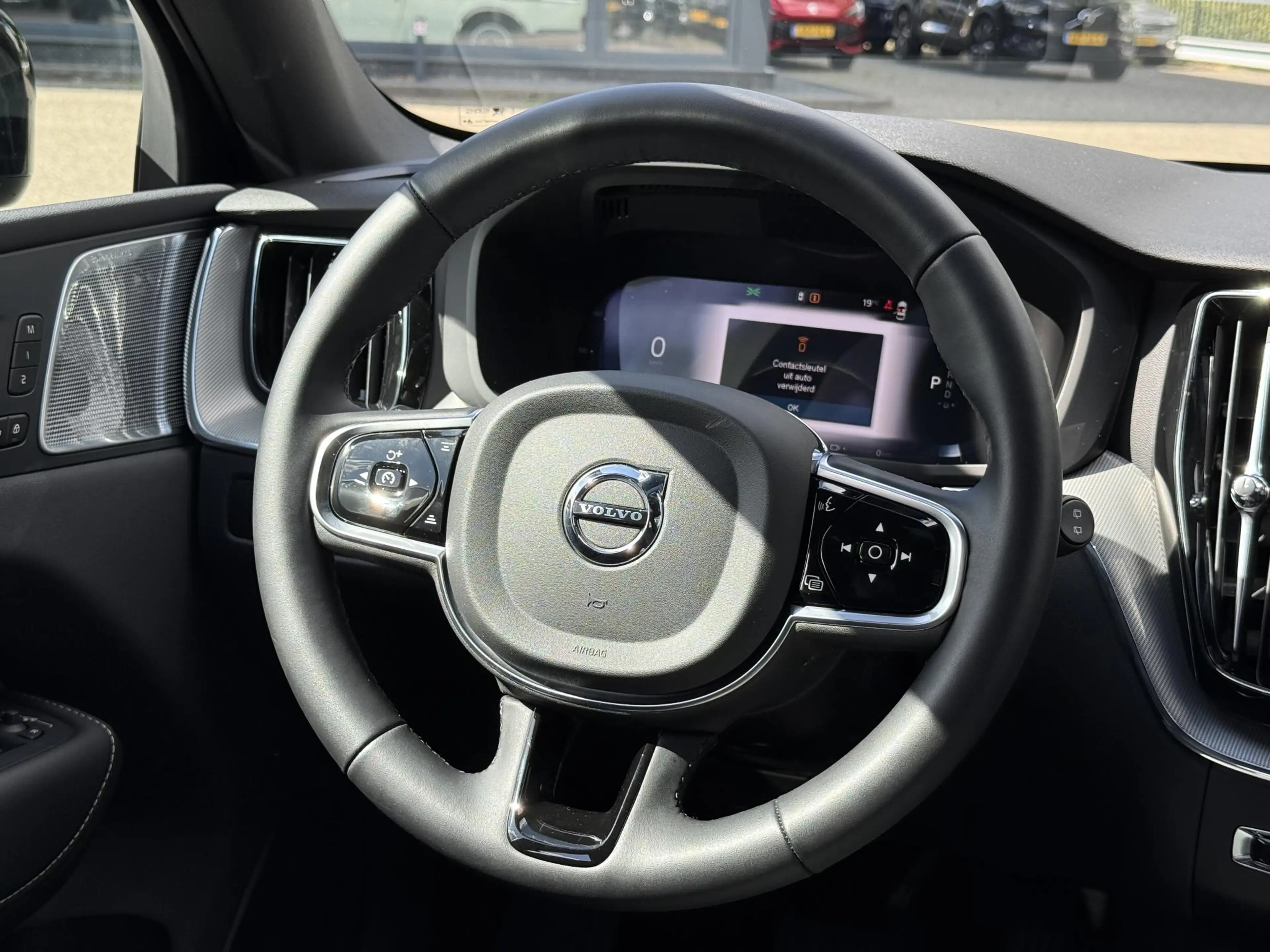Volvo XC60 2.0 T8 Plug-in hybrid AWD Plus Dark LUCHTVERING| B — photo 34