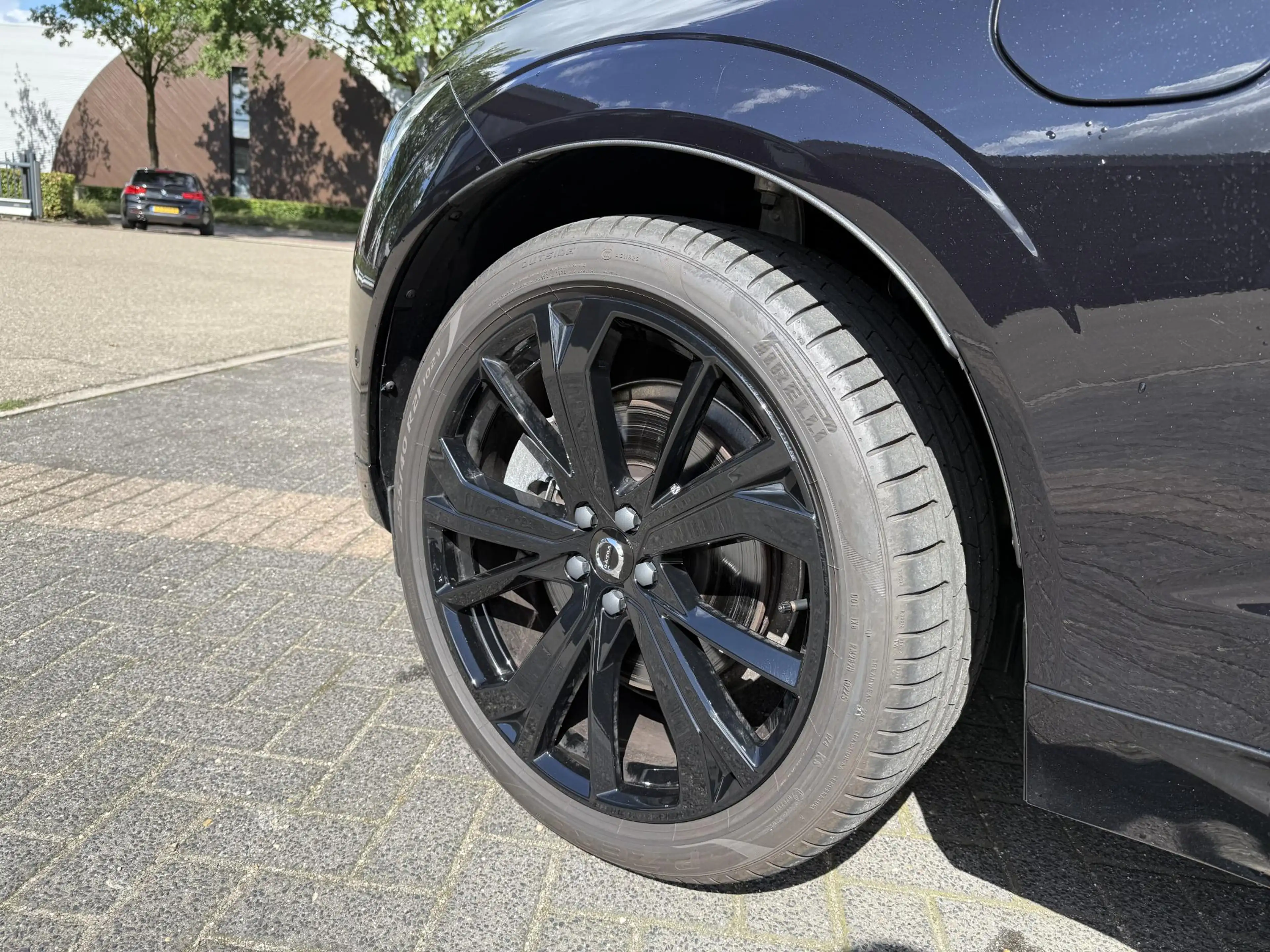 Volvo XC60 2.0 T8 Plug-in hybrid AWD Plus Dark LUCHTVERING| B — photo 17
