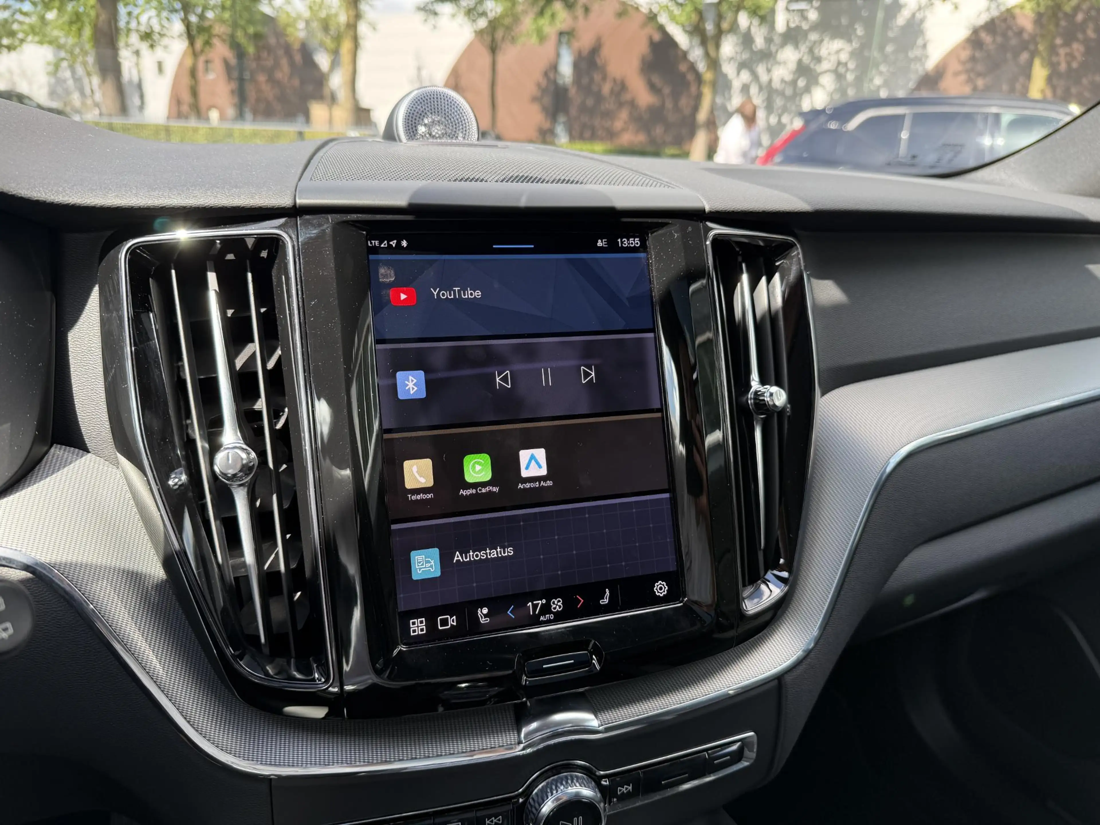 Volvo XC60 2.0 T8 Plug-in hybrid AWD Plus Dark LUCHTVERING| B — photo 35