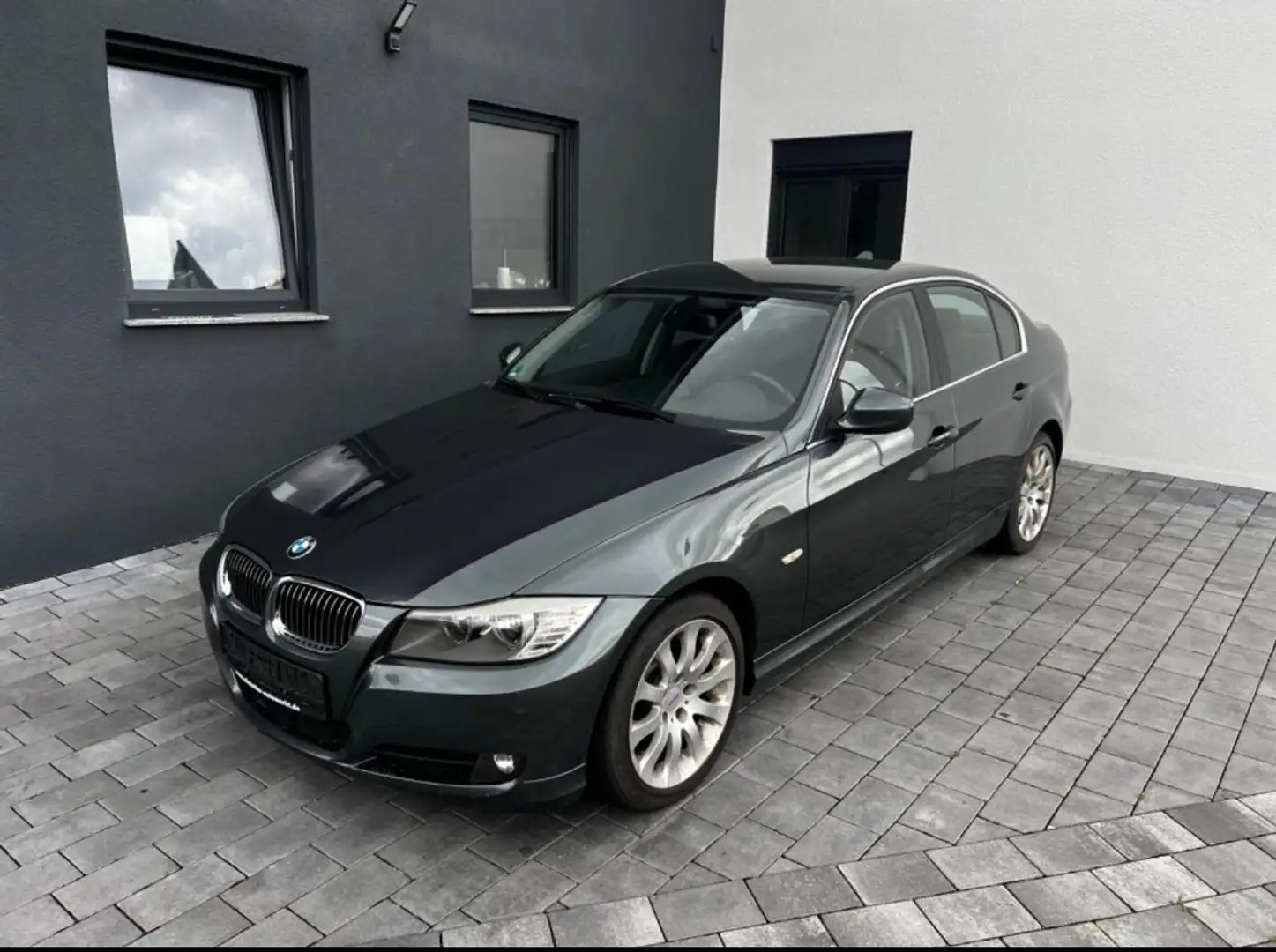 BMW 330 3 Lim. 330i xDrive/Automatik/Navi/1.Hand Gris - 1