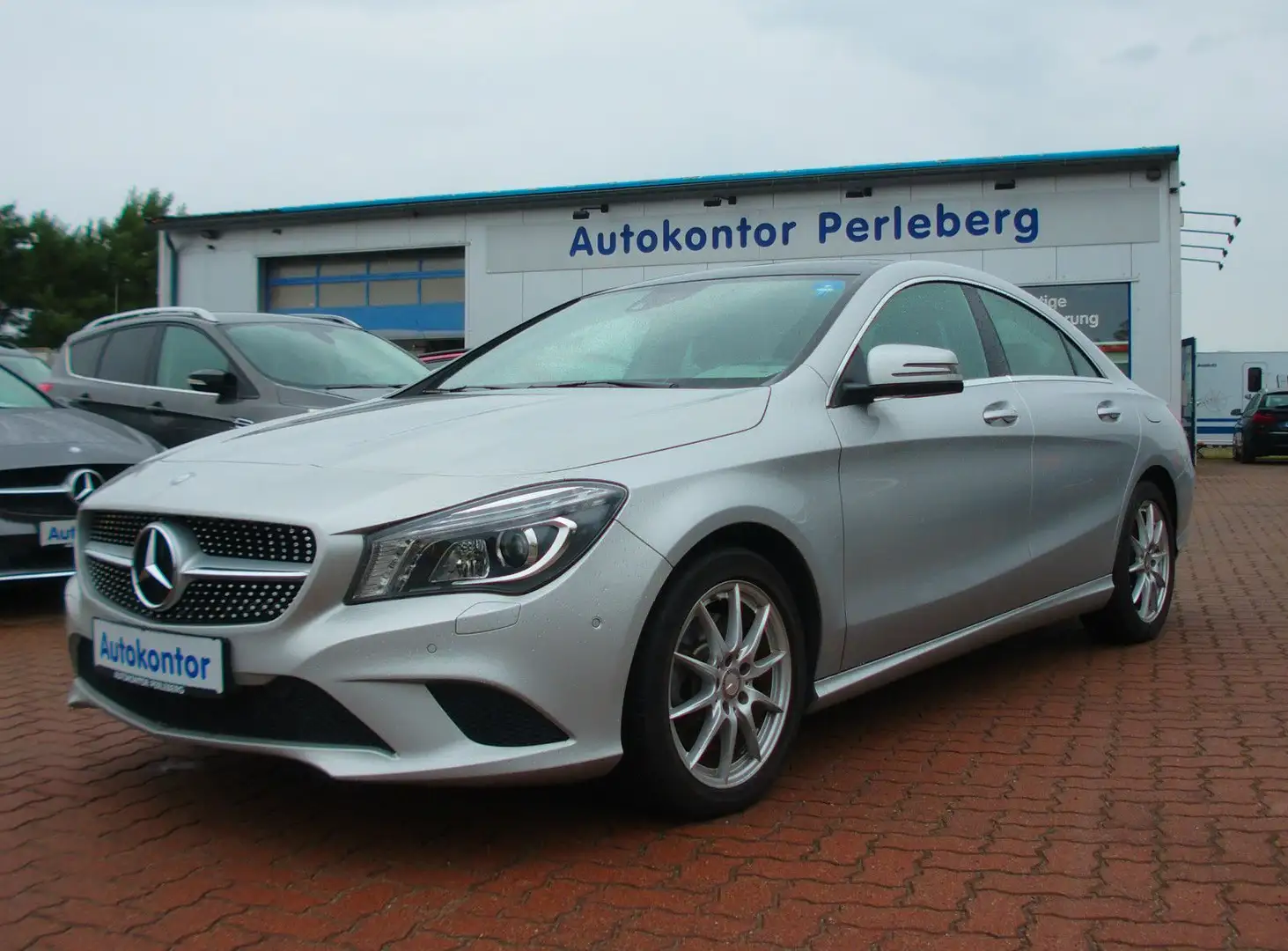 Mercedes-Benz CLA 250 4Matic.Bi-Xenon.65TKM.Leder Argent - 1