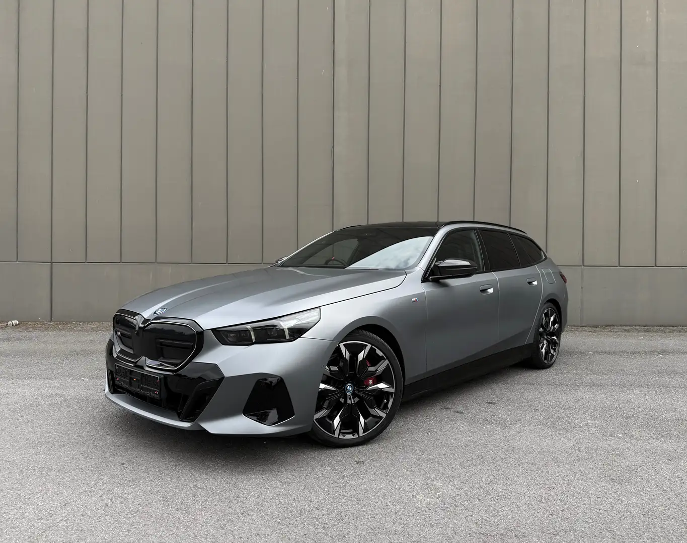 BMW i5 xDrive M60 M Sport PRO | FROZEN GREY | B&W | PANO Gris - 1