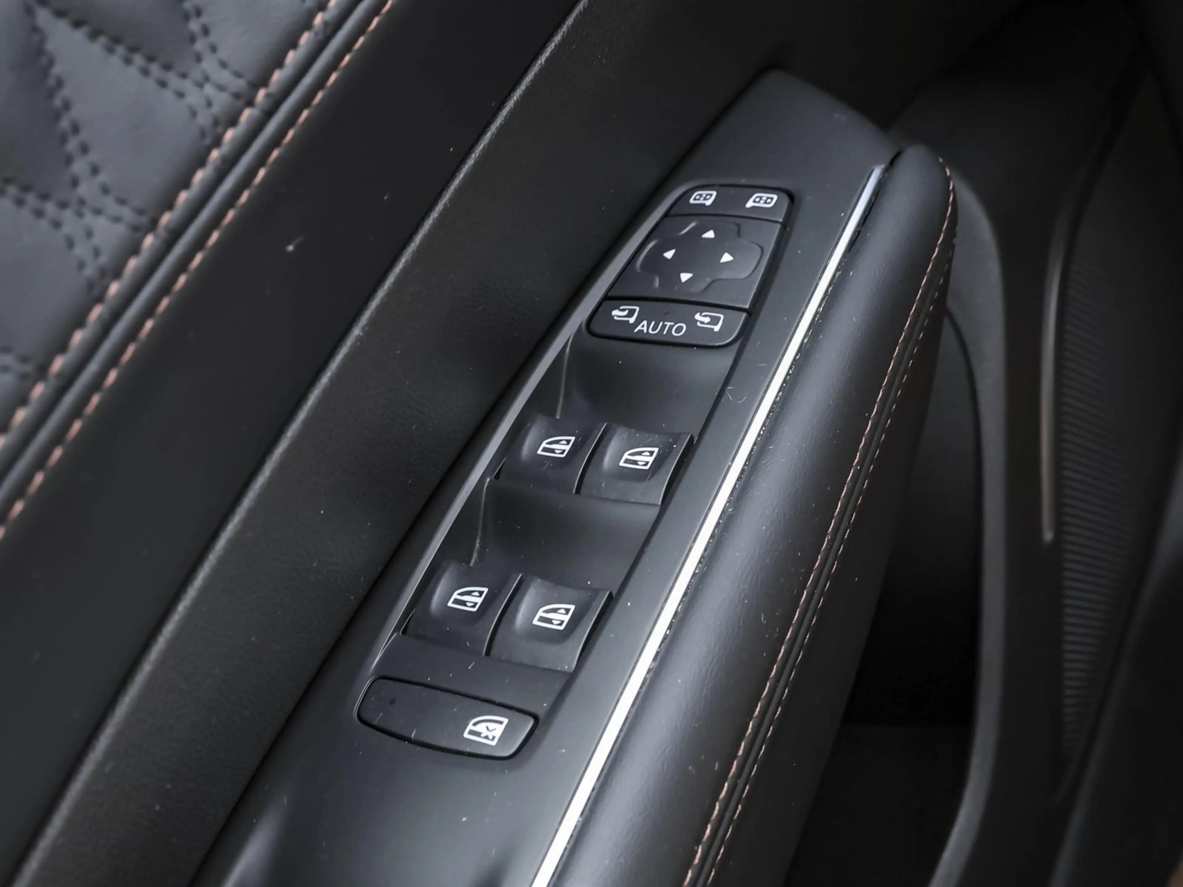 Renault Talisman INITIALE PARIS TCe 160 EDC LEDER SHZ — photo 14
