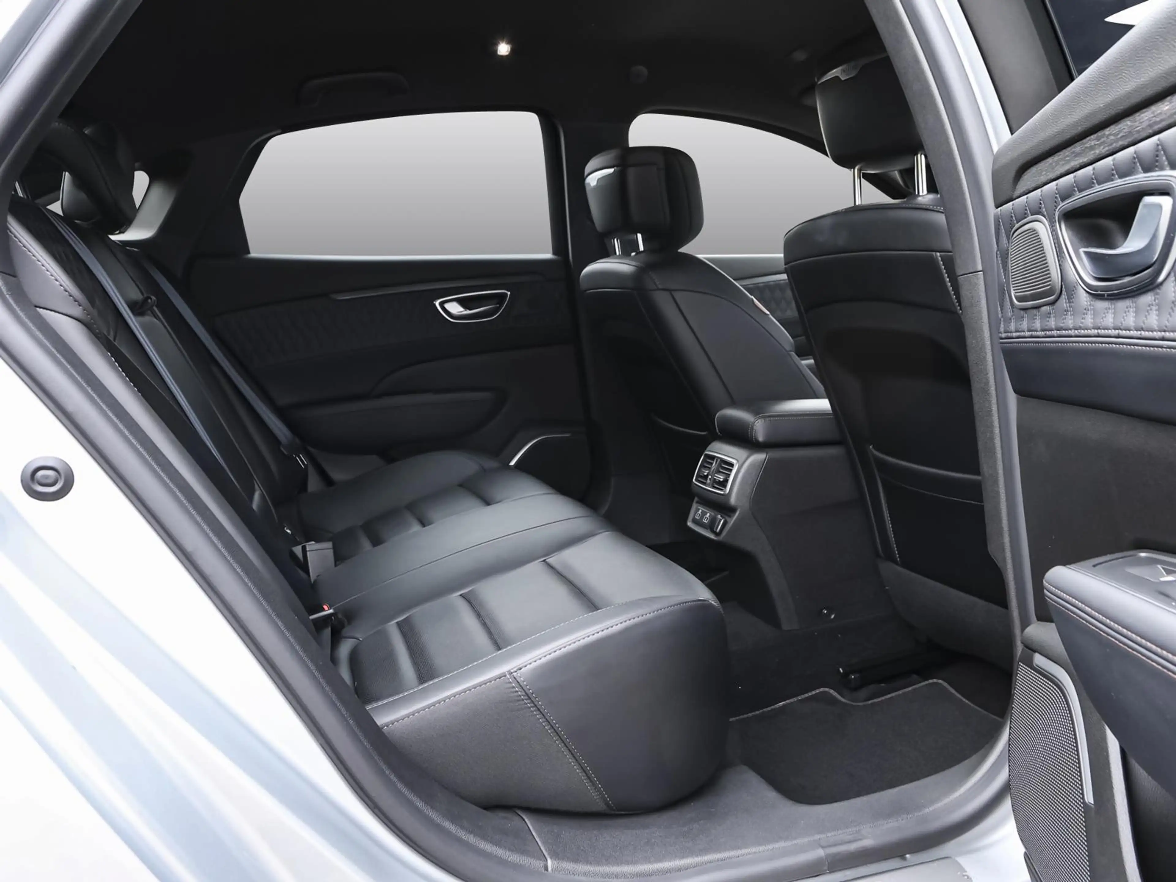 Renault Talisman INITIALE PARIS TCe 160 EDC LEDER SHZ — photo 4
