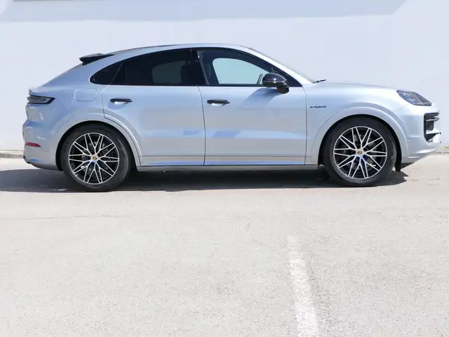 Porsche Cayenne view 6