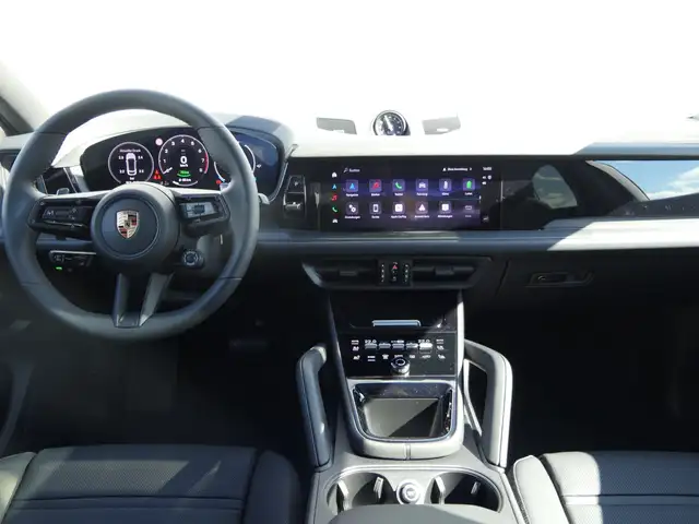Porsche Cayenne view 13