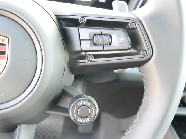Porsche Cayenne view 11