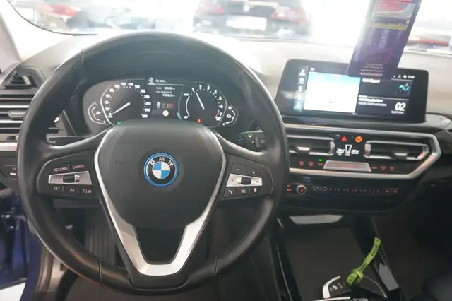 BMW X3 view 11