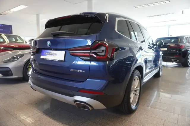 BMW X3 view 5