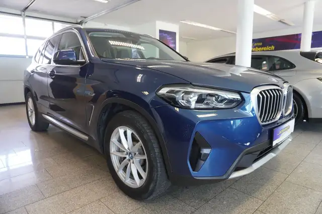 BMW X3 view 3