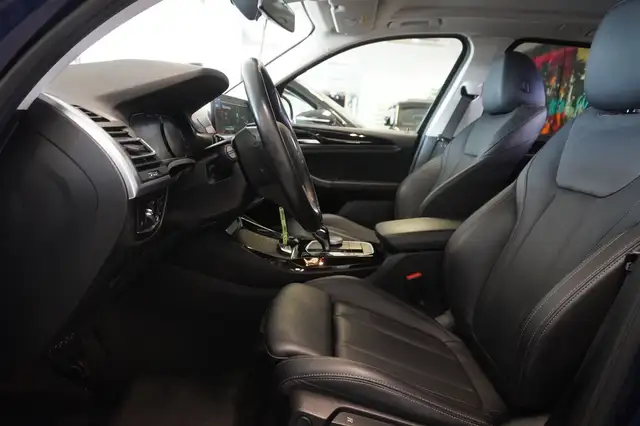 BMW X3 view 8