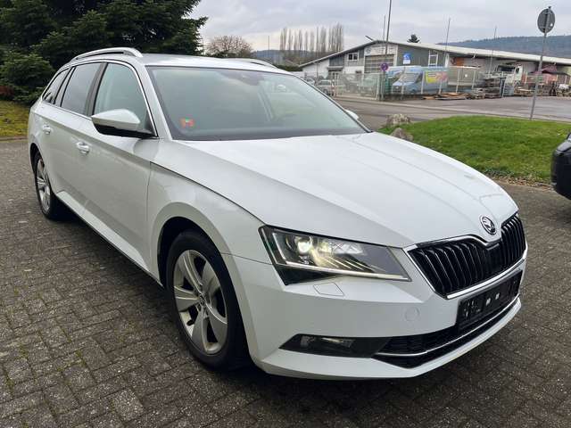 Imagine Skoda Superb Style Business Paket PDC Navi Xenon 6.Gang
