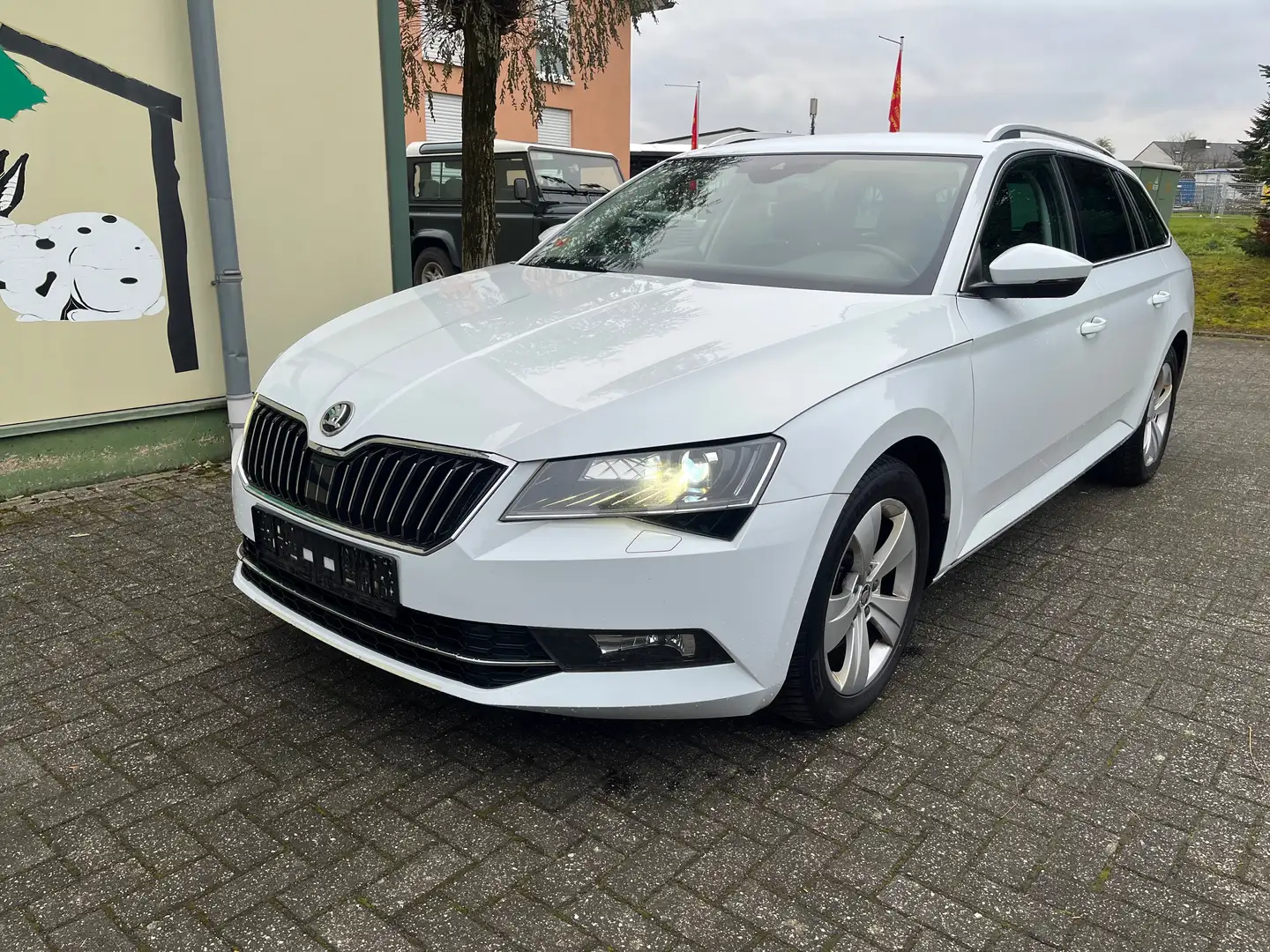 Skoda Superb Style Business Paket PDC Navi Xenon 6.Gang Blanc - 2