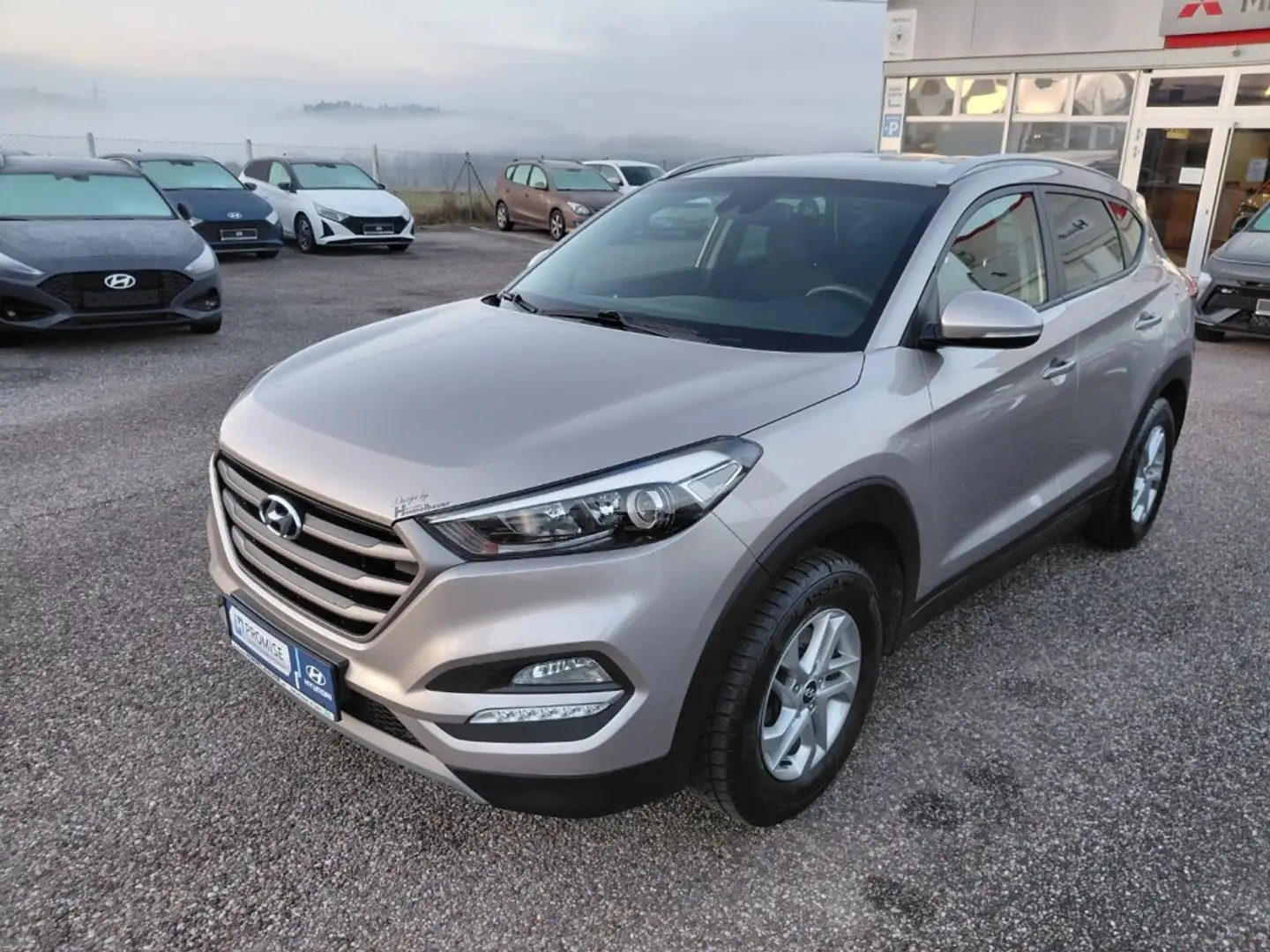 Hyundai TUCSON Edition 25 1,6 GDI 2WD MT Weiß - 1