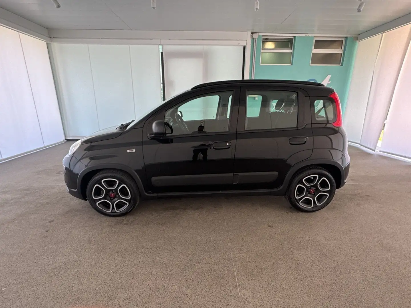 Fiat Panda 1.0 FireFly 70cv S&S Hybrid City Life Nero - 2