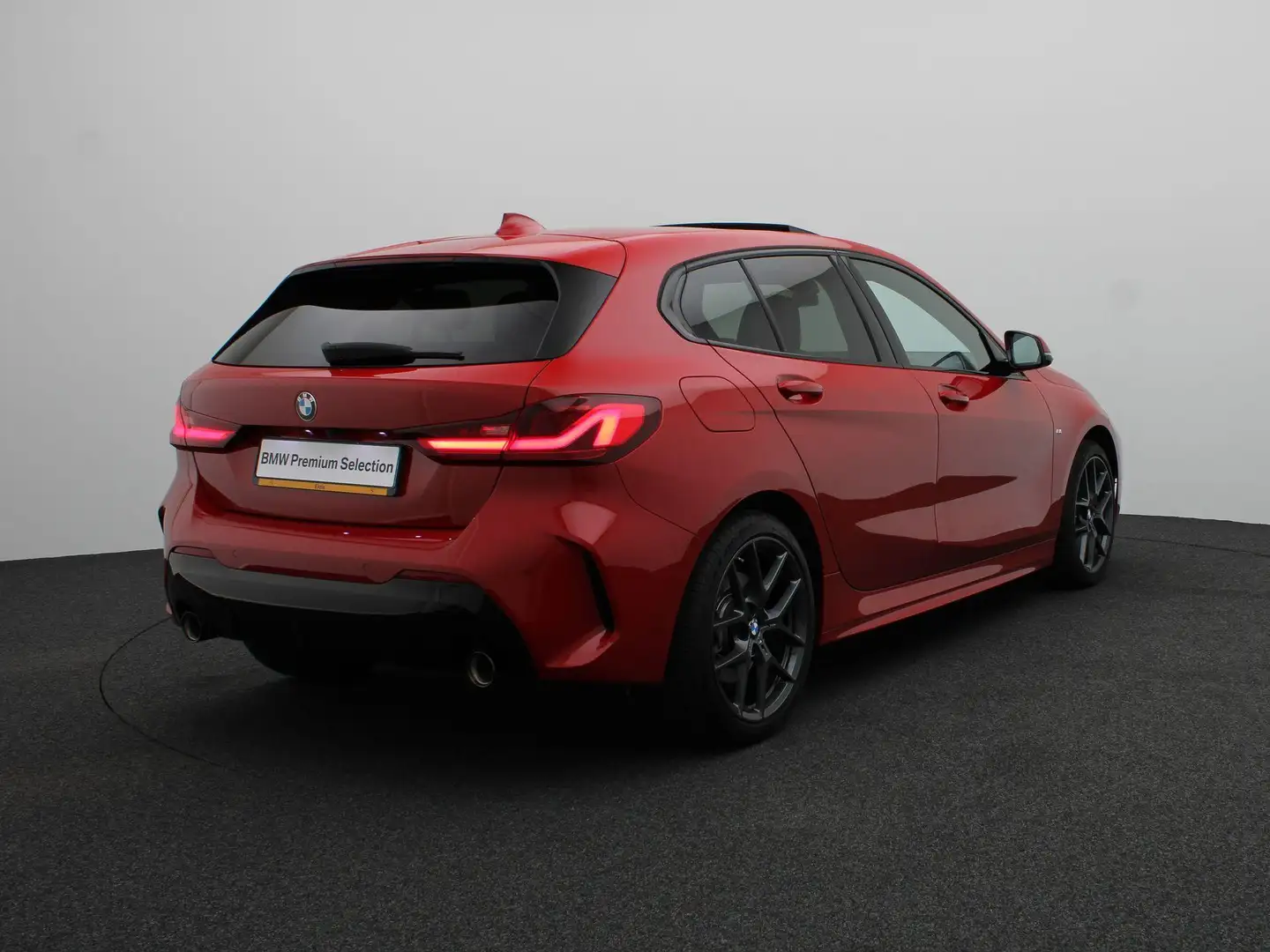 BMW 120 1 Serie 5-deurs 120i Innovation Pack | Comfort Pac Rouge - 2