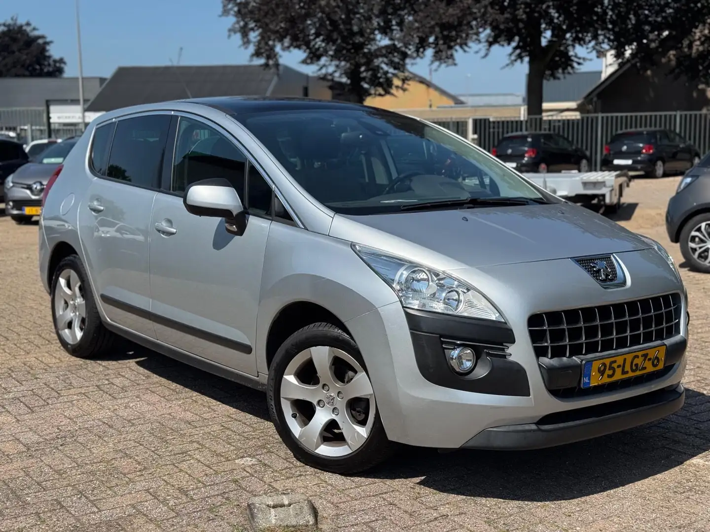 Peugeot 3008 1.6 VTi Première AIRCO APK 04-2026 PANORAMA DAK NA Szary - 2