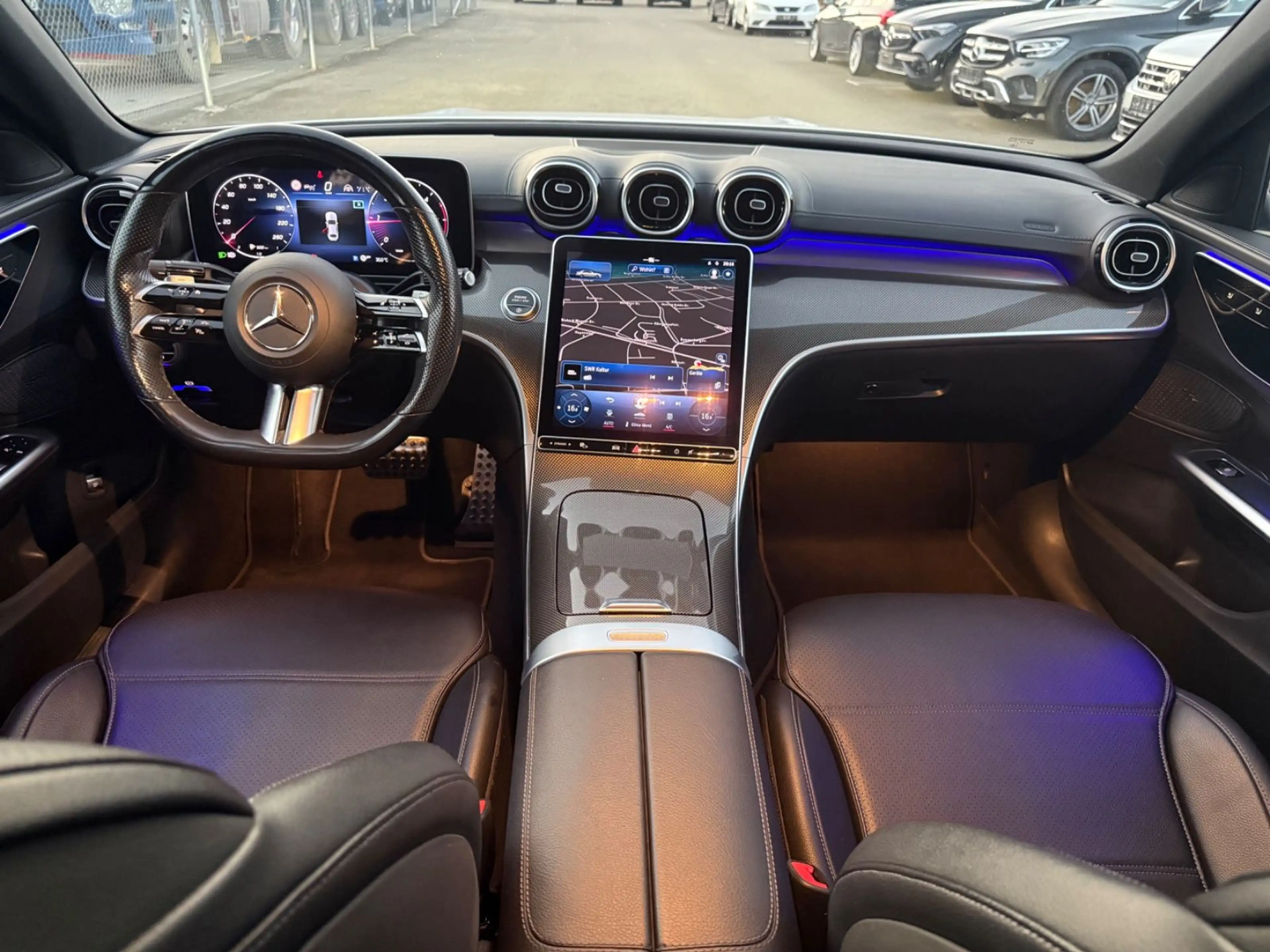 Mercedes-Benz C 220 d LIm.AMG-Line*Pano+Night-Paket+AHK+OLED* — photo 2