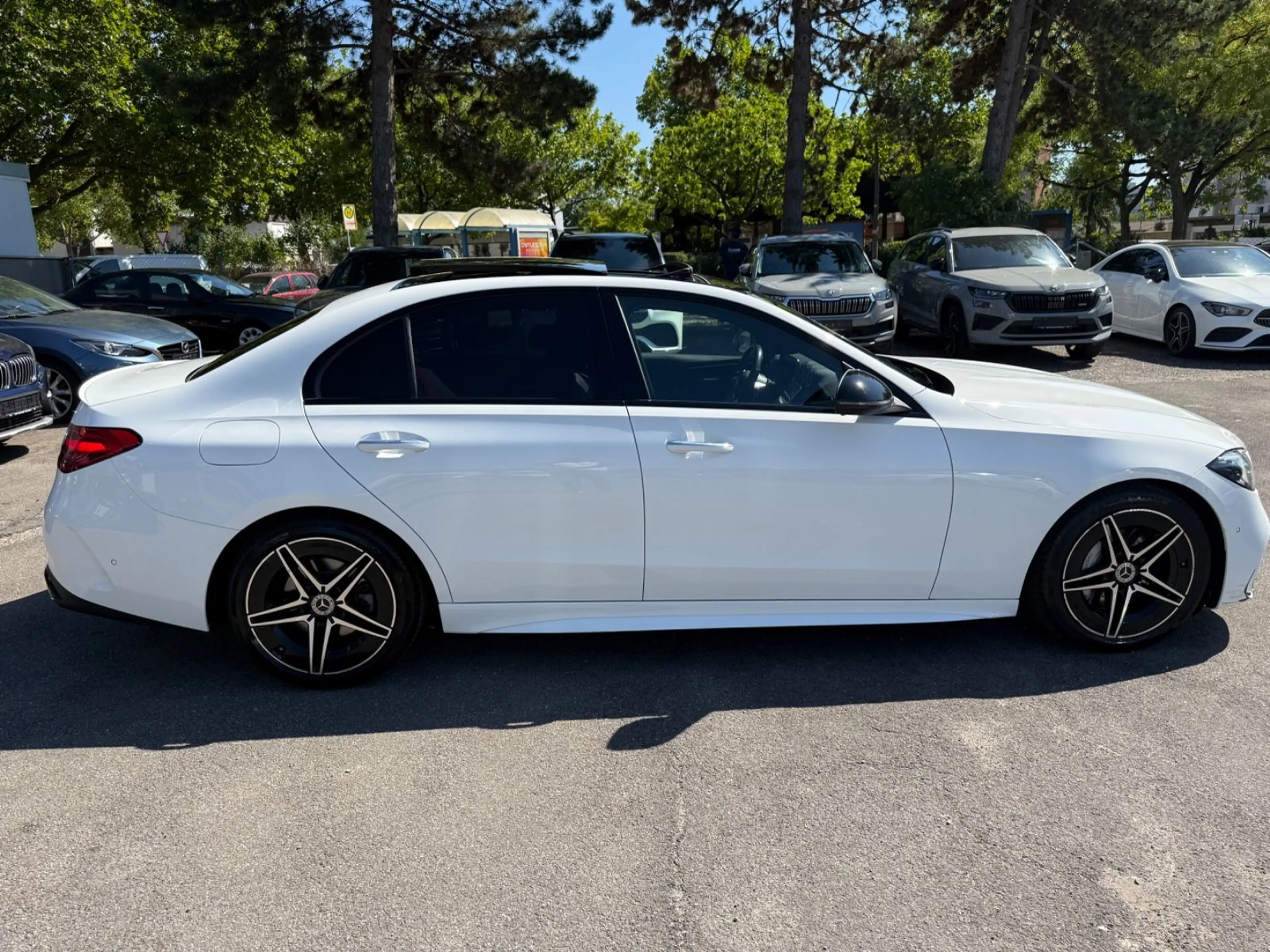 Mercedes-Benz C 220 d LIm.AMG-Line*Pano+Night-Paket+AHK+OLED* — photo 3