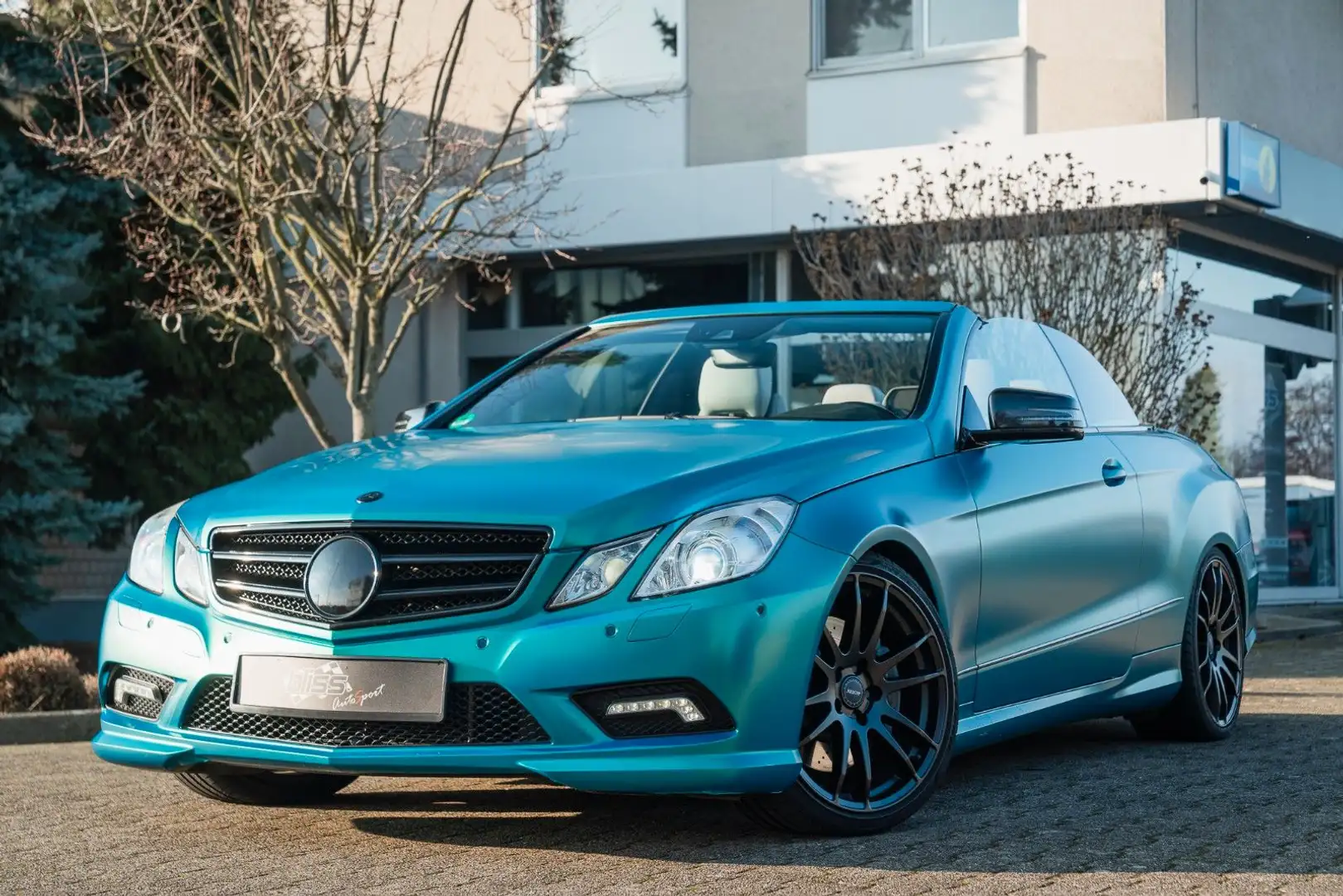 Mercedes-Benz E 500 Cabrio AMG Line*Airscarf* Schwarz - 1