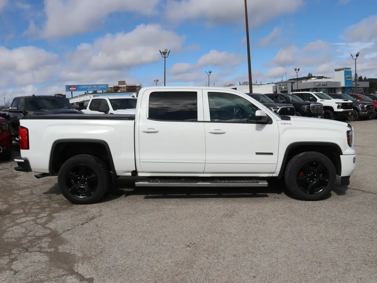 GMC Sierra 1500 снимка GMC Sierra 1500
