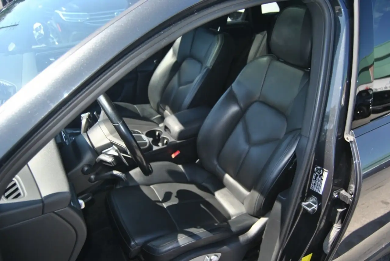 Porsche Macan снимка Porsche Macan