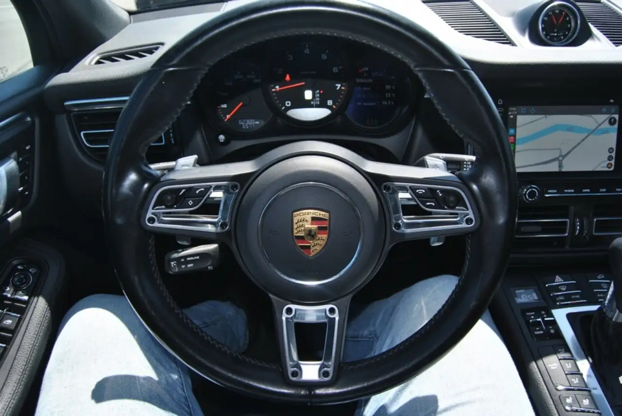 Porsche Macan снимка Porsche Macan