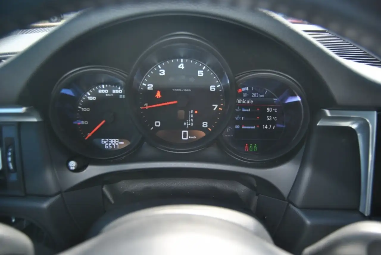 Porsche Macan снимка Porsche Macan