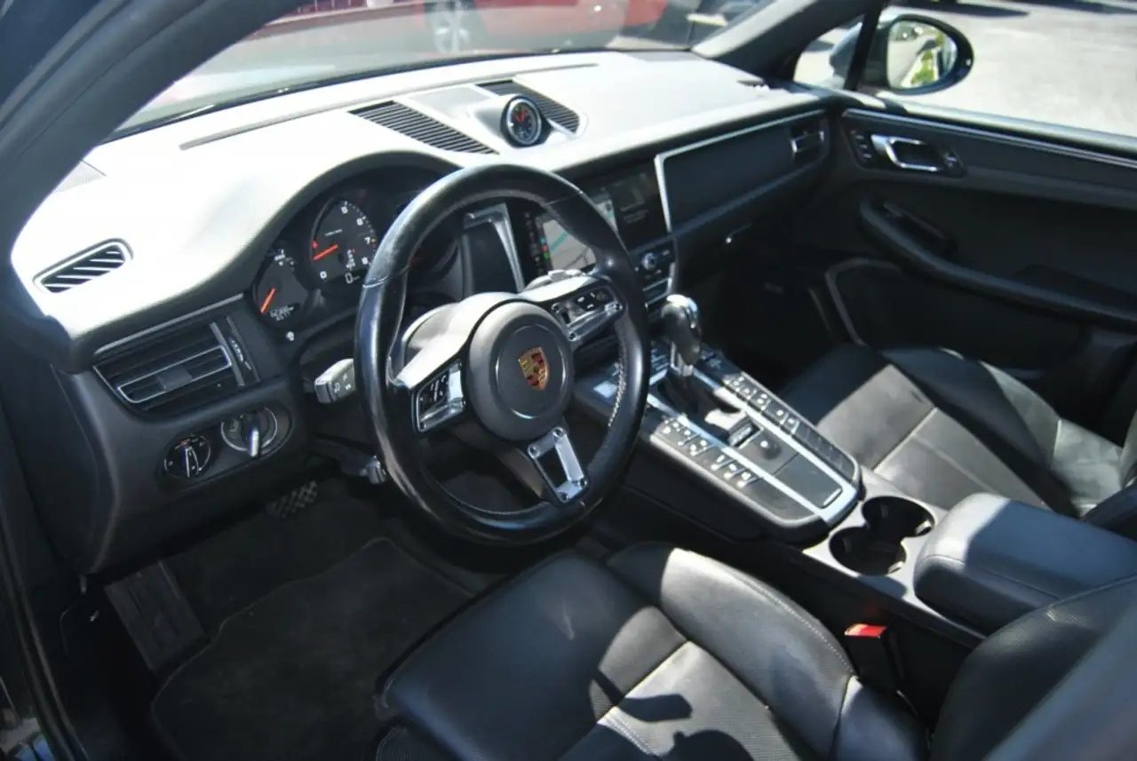 Porsche Macan снимка Porsche Macan