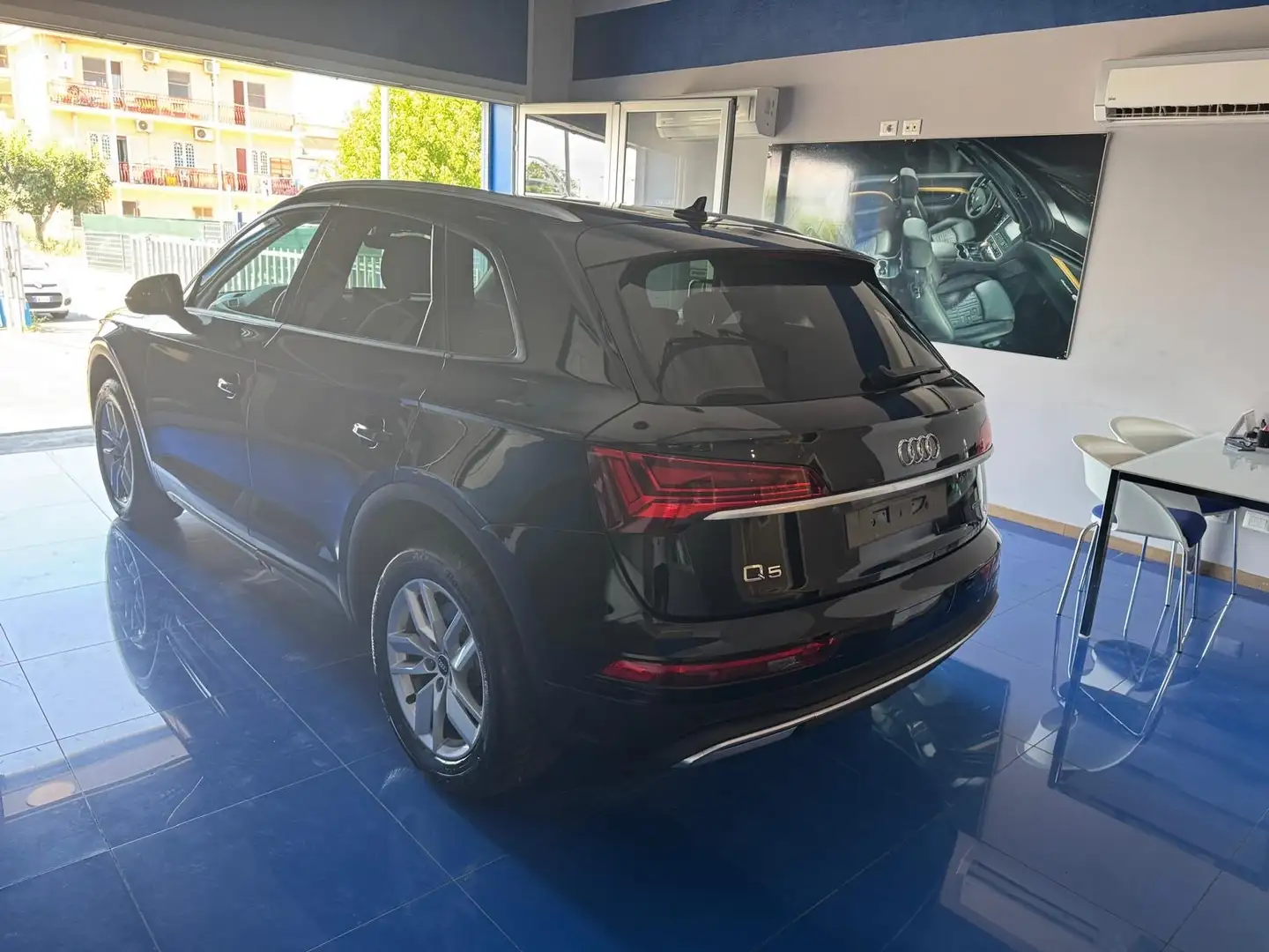 Audi Q5 40 2.0 tdi Business GANCIO TRAINO quattro s-tr - 1