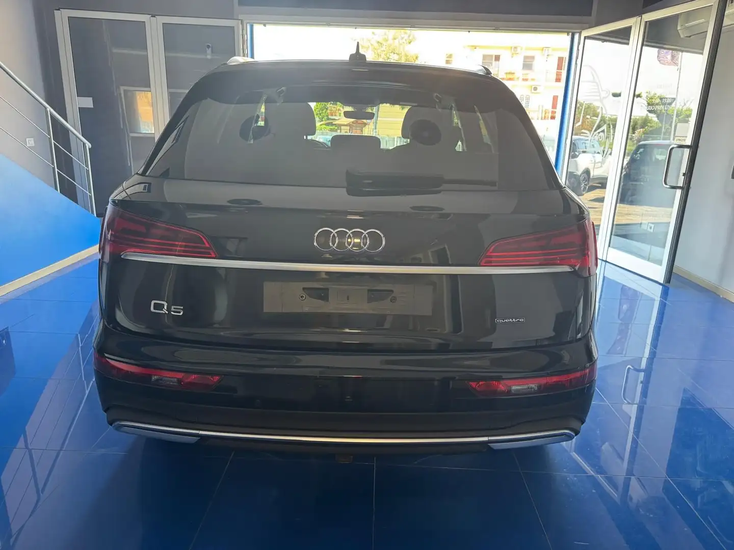 Audi Q5 40 2.0 tdi Business GANCIO TRAINO quattro s-tr - 2