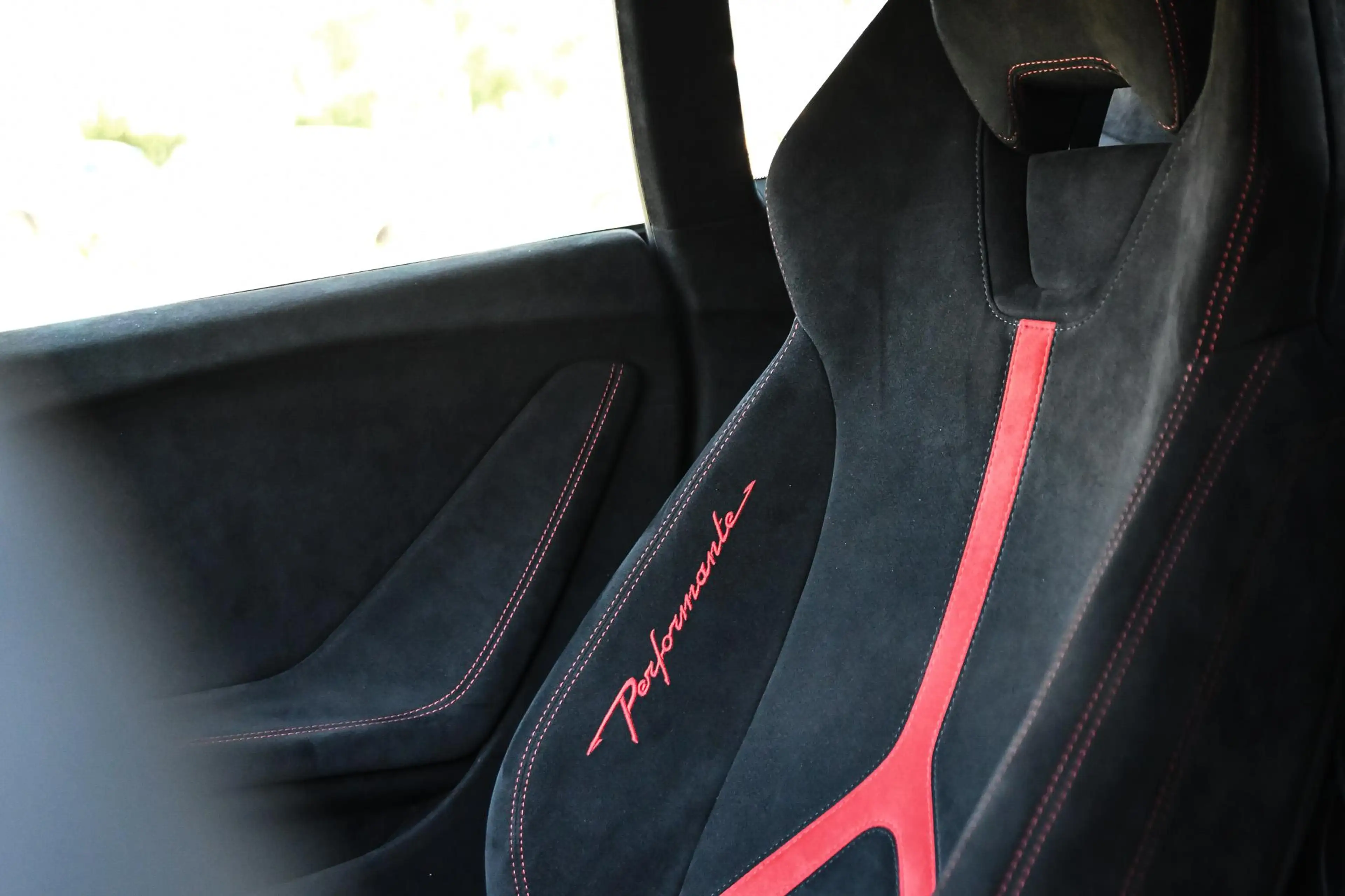 Lamborghini Huracán 5.2 V10 Performante — photo 12