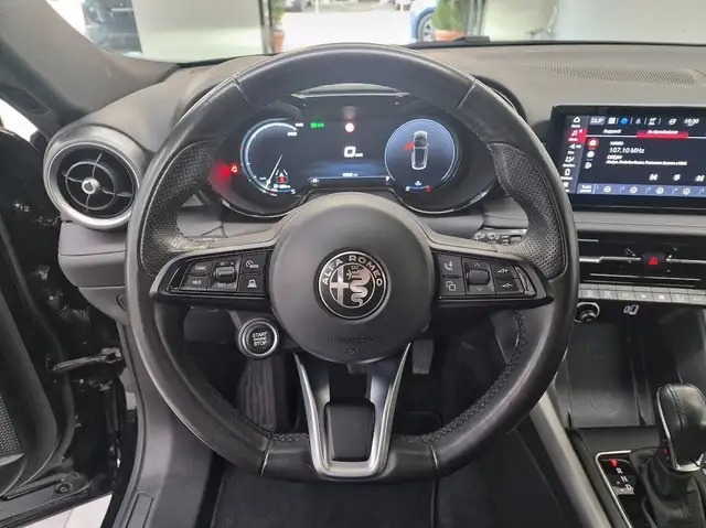 Alfa Romeo Tonale view 11