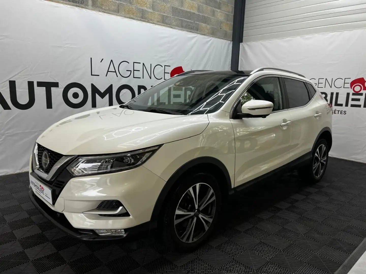 Nissan Qashqai 1.5 dCi 115ch N-Connecta Blanc - 2