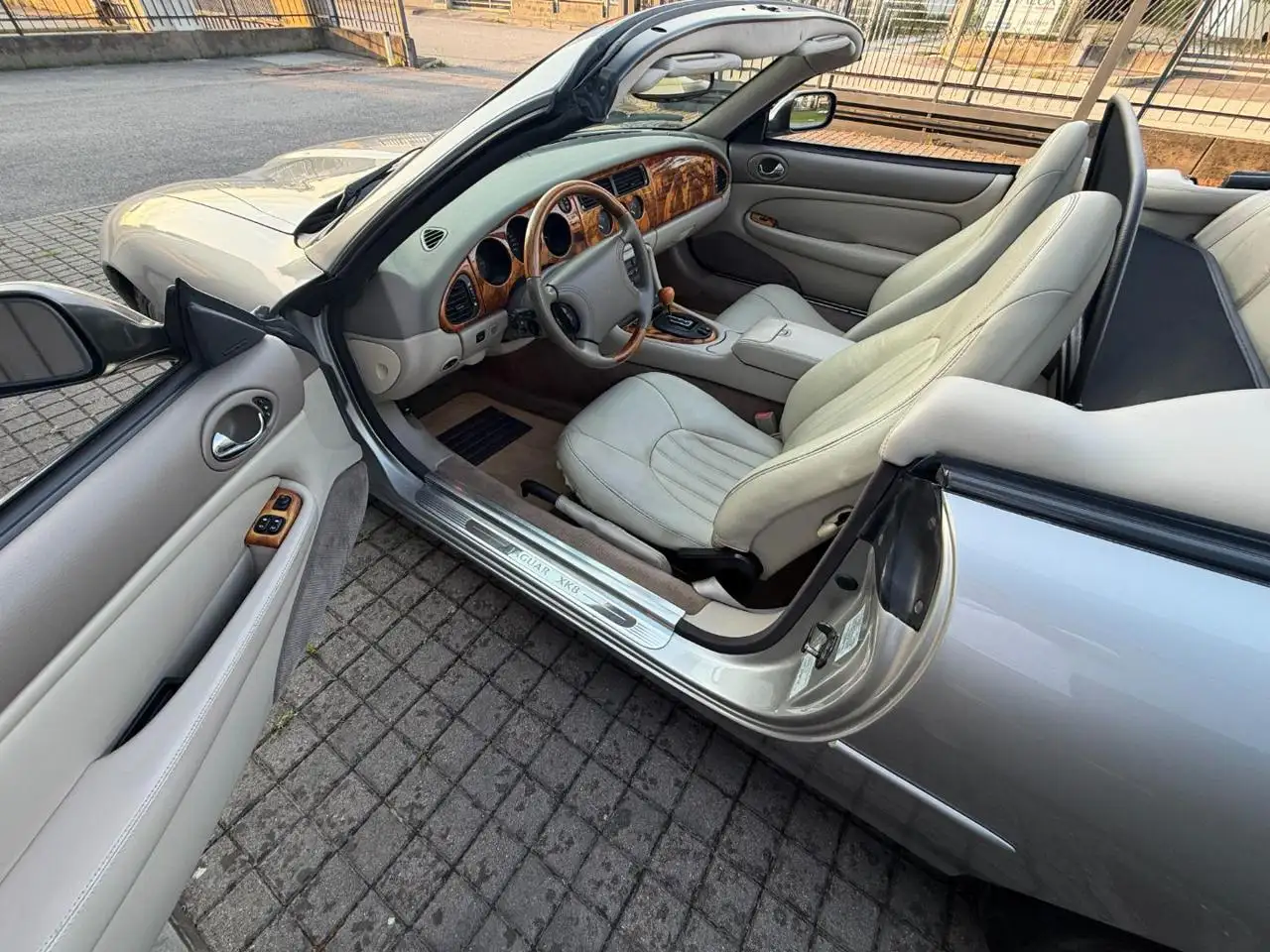 Jaguar XK8 4.0 Convertibile * ASI CRS * NUOVA DISTRIBUZIONE *, foto 9