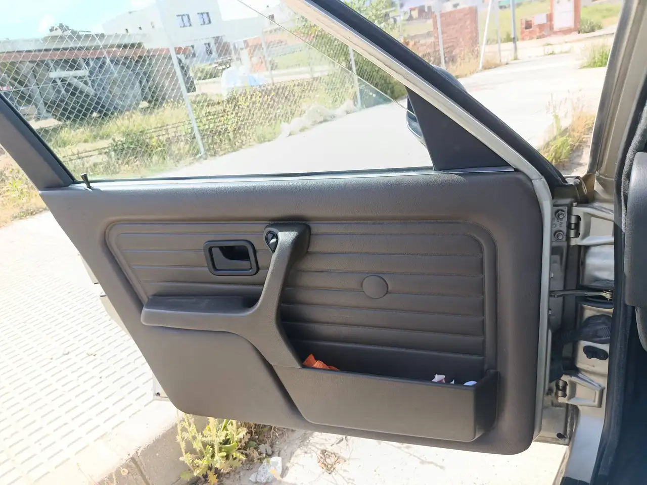 BMW 323i, foto 11