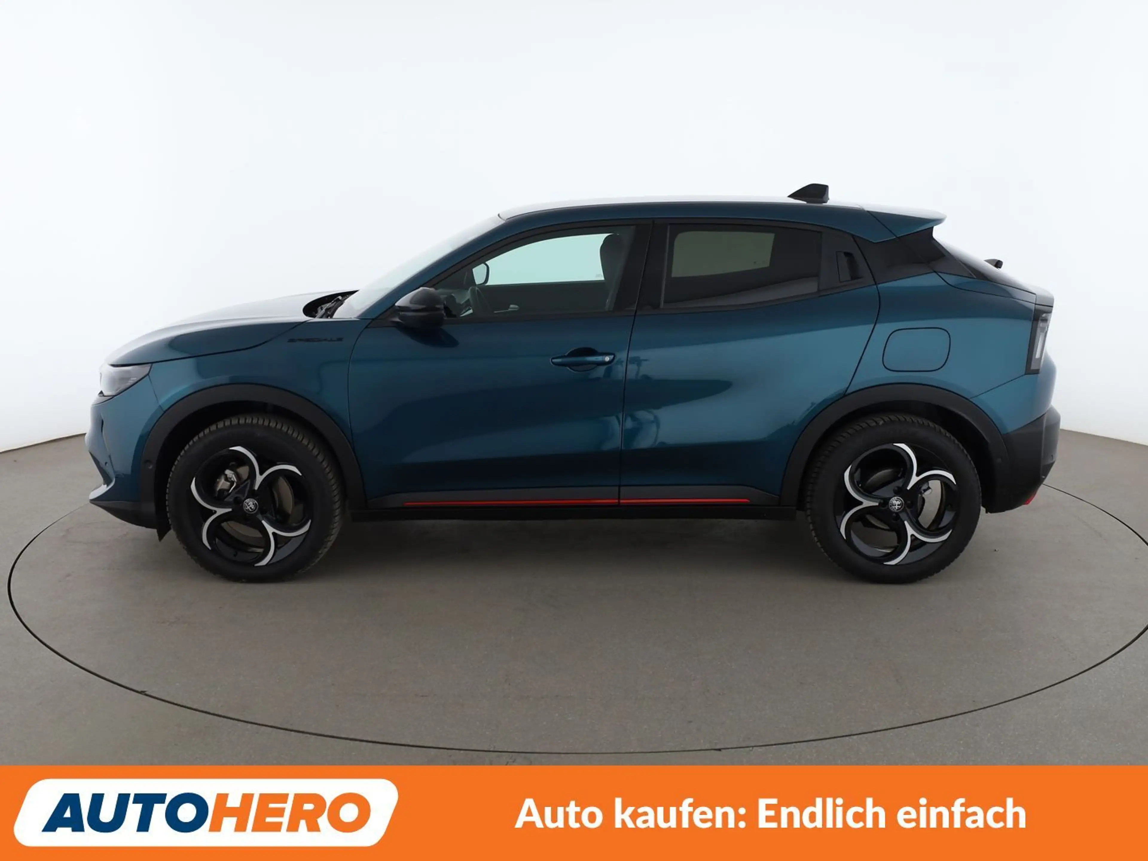 Alfa Romeo Junior 1.2 VGT Mild-Hybrid Speciale Aut*NAVI*LED*ACC*CAM* — photo 3